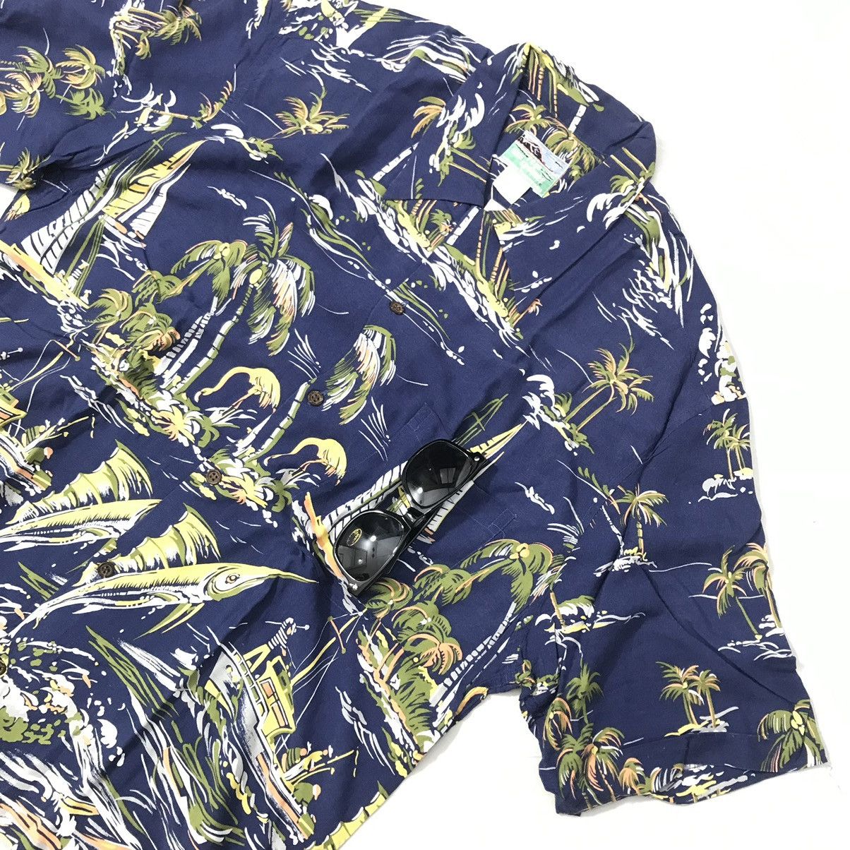 Reyn Spooner Reyn Spooner Open Collar 100% Rayon Shirt Pattern Beach ⁣ Size US XXL / EU 58 / 5 - 2 Thumbnail