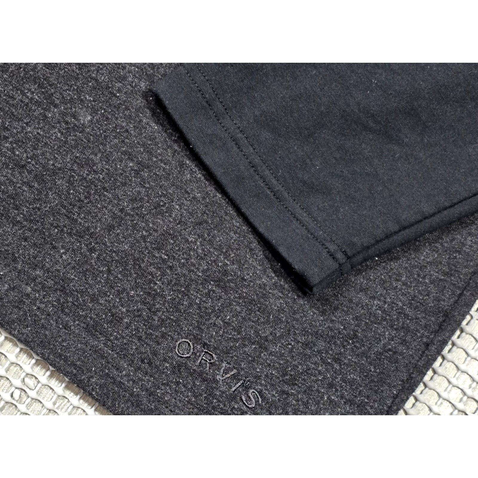Orvis Orvis Shirt Men’s Crew Neck Raglan Long Sleeve T-shirt Two Tone Gray/Black Men’s 2XL Size US XXL / EU 58 / 5 - 4 Thumbnail