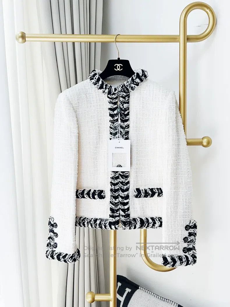 Chanel Chanel 20B white black rolled-edge zipper braided jacket Size XS / US 0-2 / IT 36-38 - 1 Thumbnail