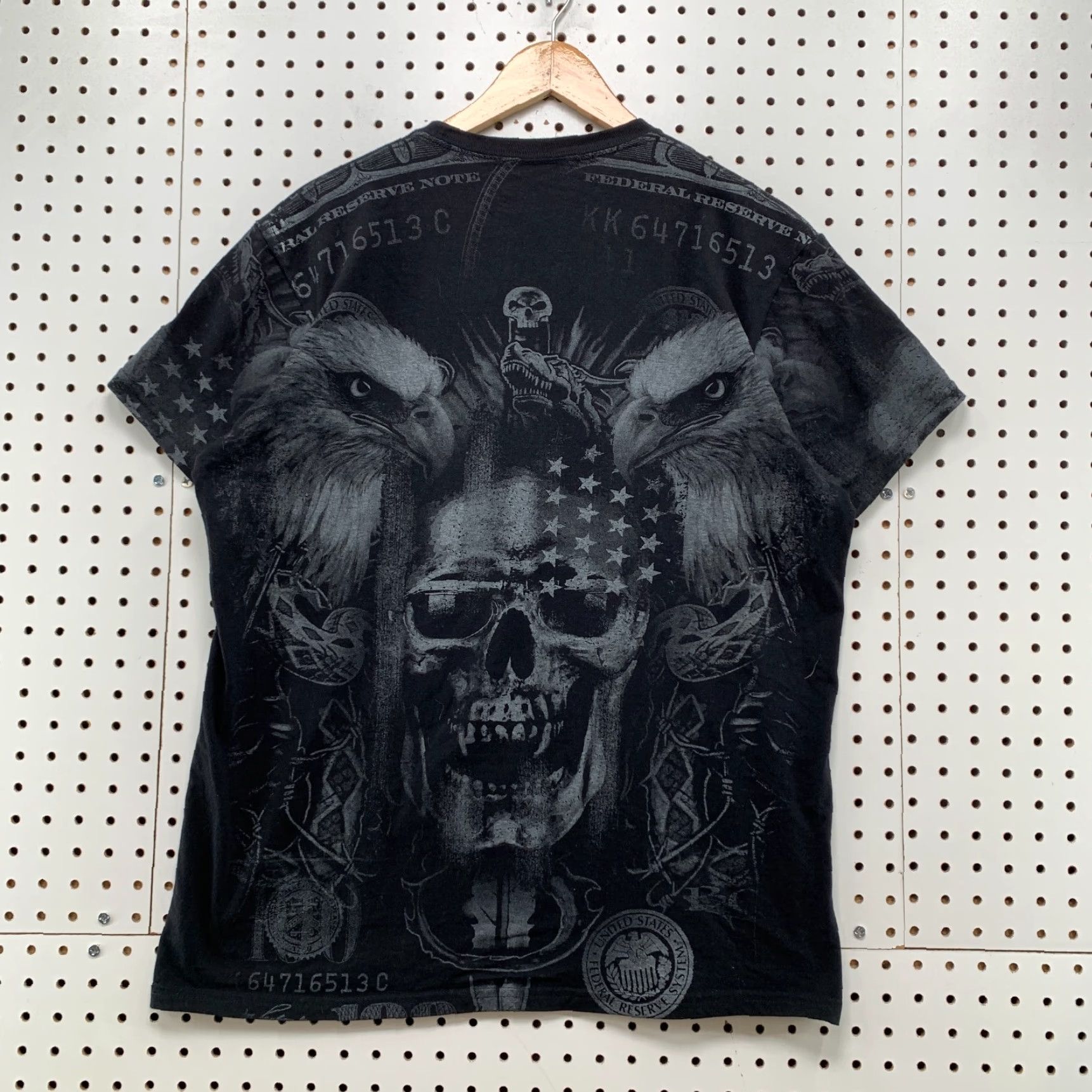 Vintage VINTAGE Y2K Buffalo Outdoors Graphic Print T-Shirt Men's L Black Skull USA Theme Size US L / EU 52-54 / 3 - 2 Thumbnail