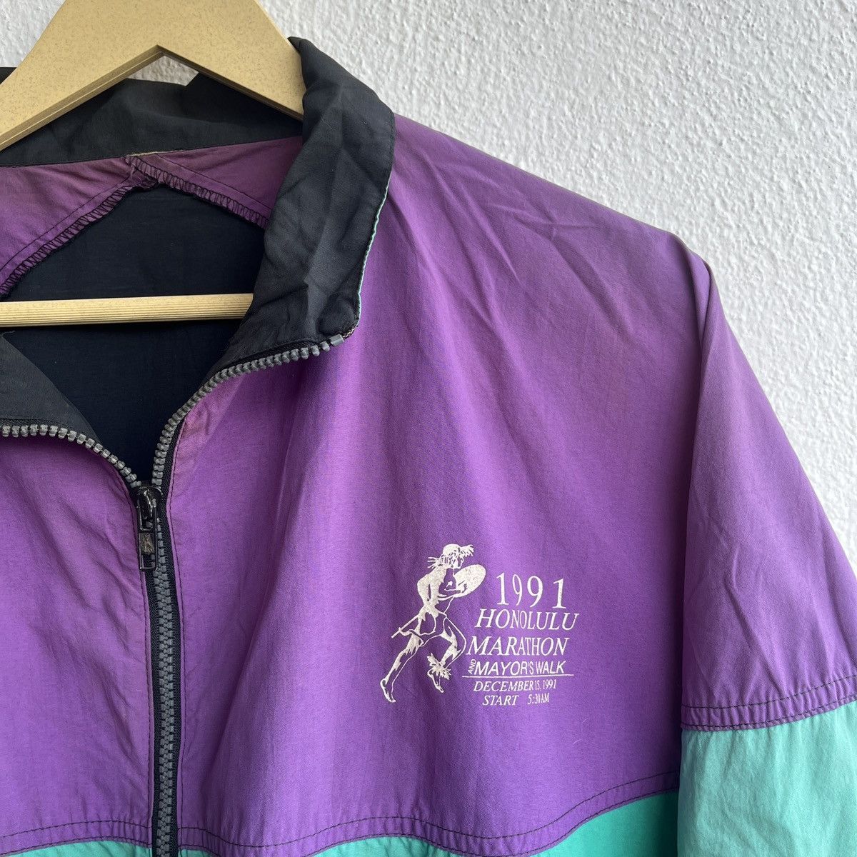 Vintage VINTAGE 1991 HONOLULU MARATHON MAYORS WALK LIGHT JACKET Size US L / EU 52-54 / 3 - 6 Thumbnail