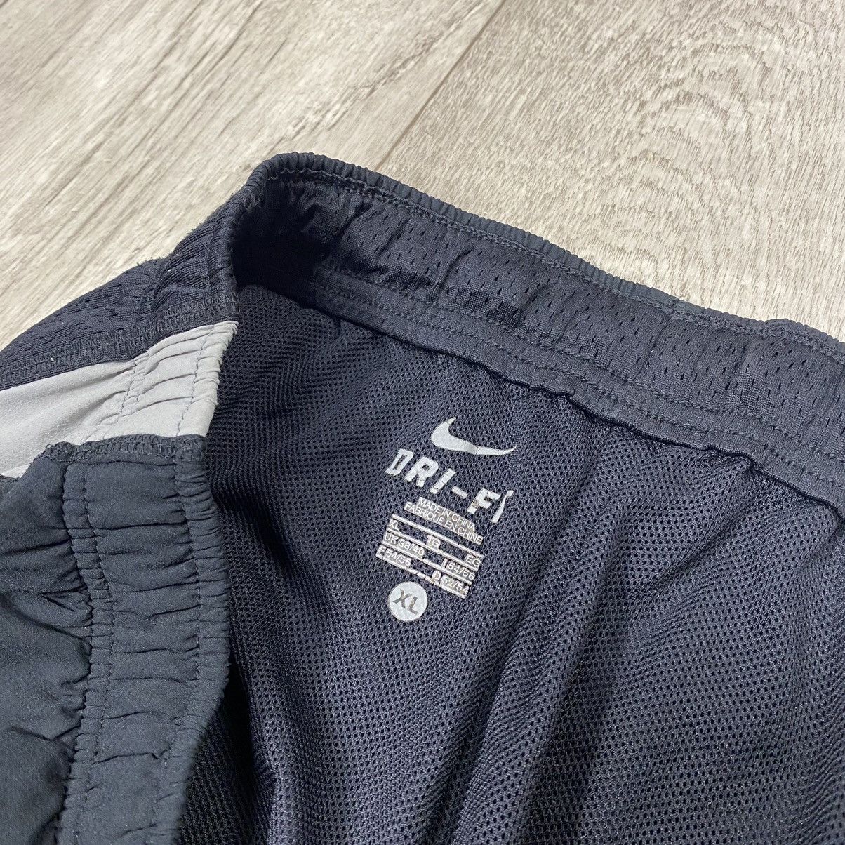 Nike NIKE Y2K DRI FIT DRILL NYLON TRACK PANTS Size US 34 / EU 50 - 9 Thumbnail