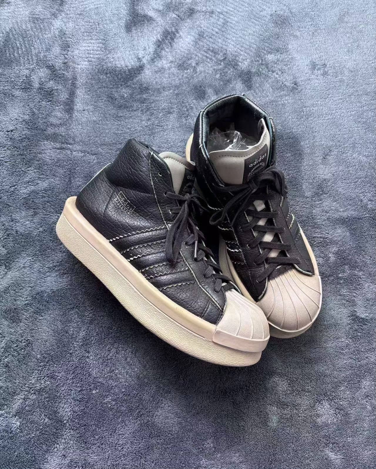 Adidas Adidas Leather Black Hitop Sneakers 42 Men Size US 9 / EU 42 - 1 Thumbnail