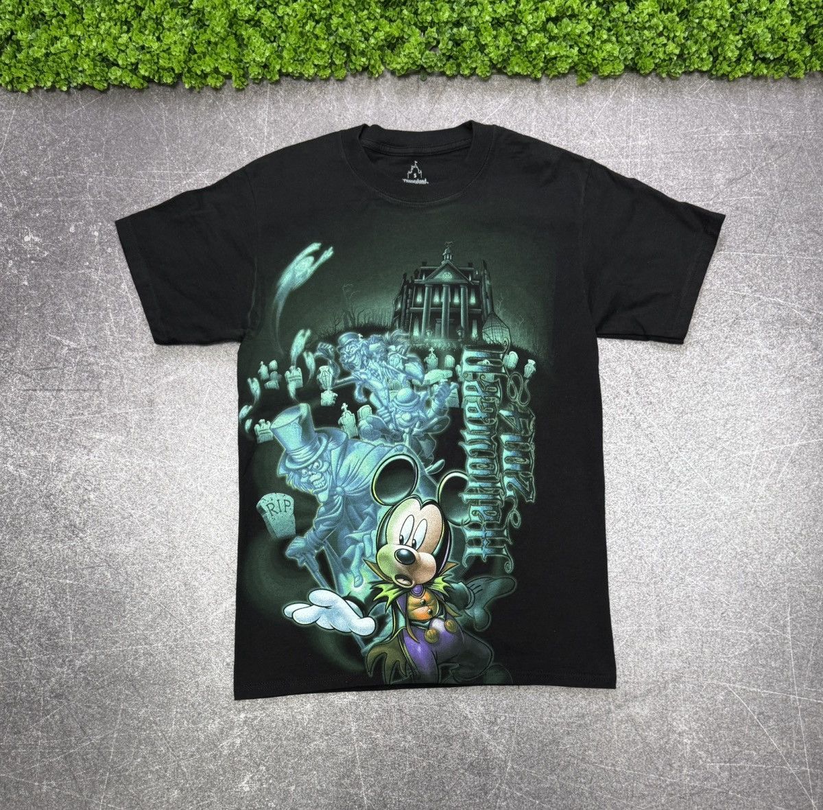 Disney Vintage Halloween 20014 Mickey Disneyland Graphic print tee Size US S / EU 44-46 / 1 - 1 Thumbnail
