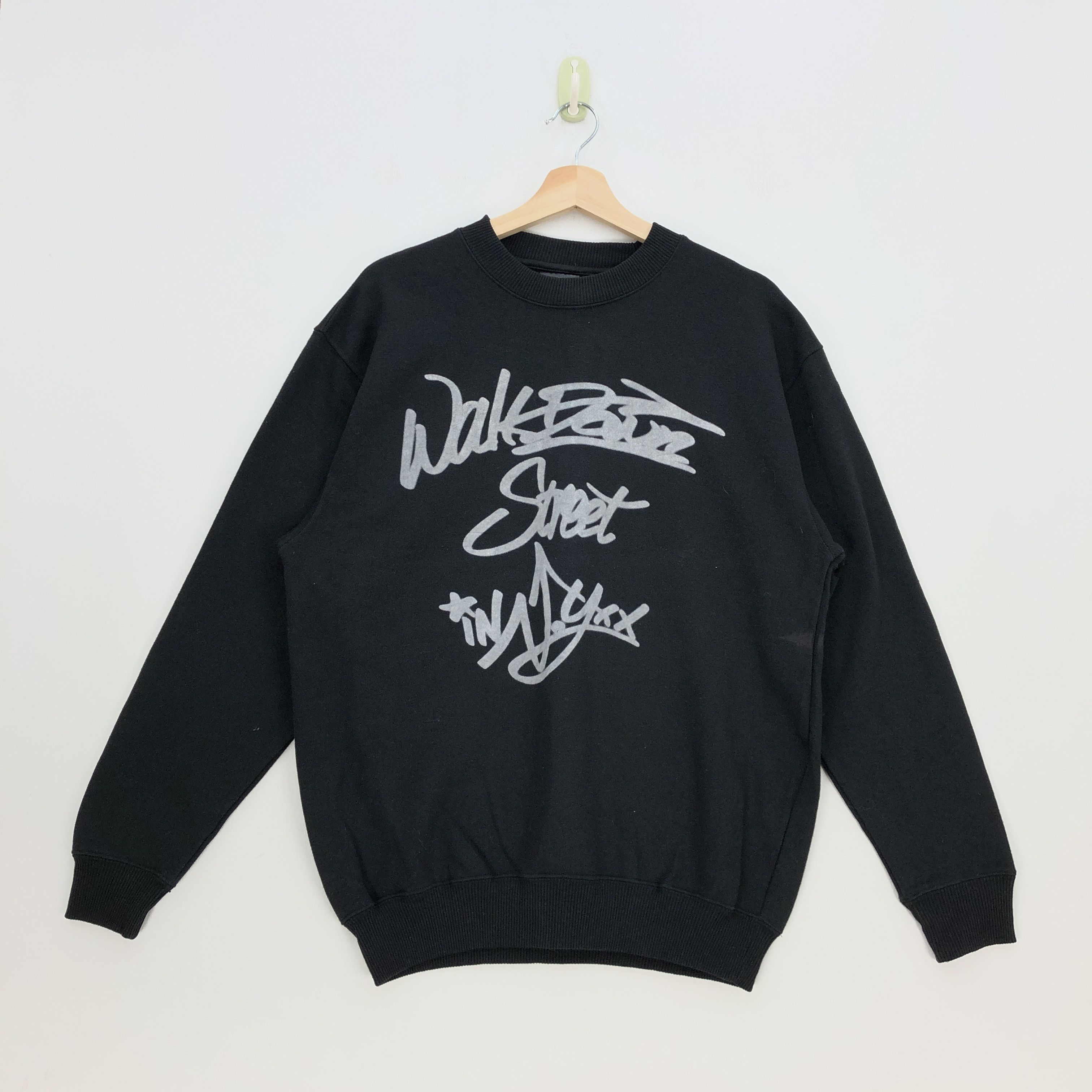 Japanese Brand Vintage Y2K Third Row Sweatshirt Walk Street Sweater Size US L / EU 52-54 / 3 - 1 Thumbnail