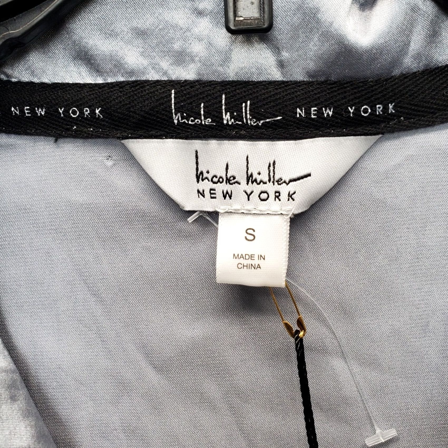 Nicole Miller Nicole Miller Shirt Womens S Gray Satin Stretch Short Sleeve Lapel Button Up Size S / US 4 / IT 40 - 6 Thumbnail