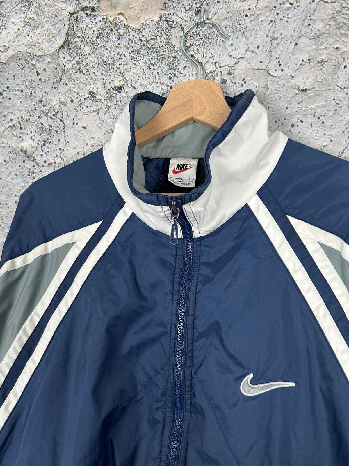 Nike Vintage Nike 90s Light Nylon Jacket Streetwear Drill Rap Size US L / EU 52-54 / 3 - 4 Thumbnail