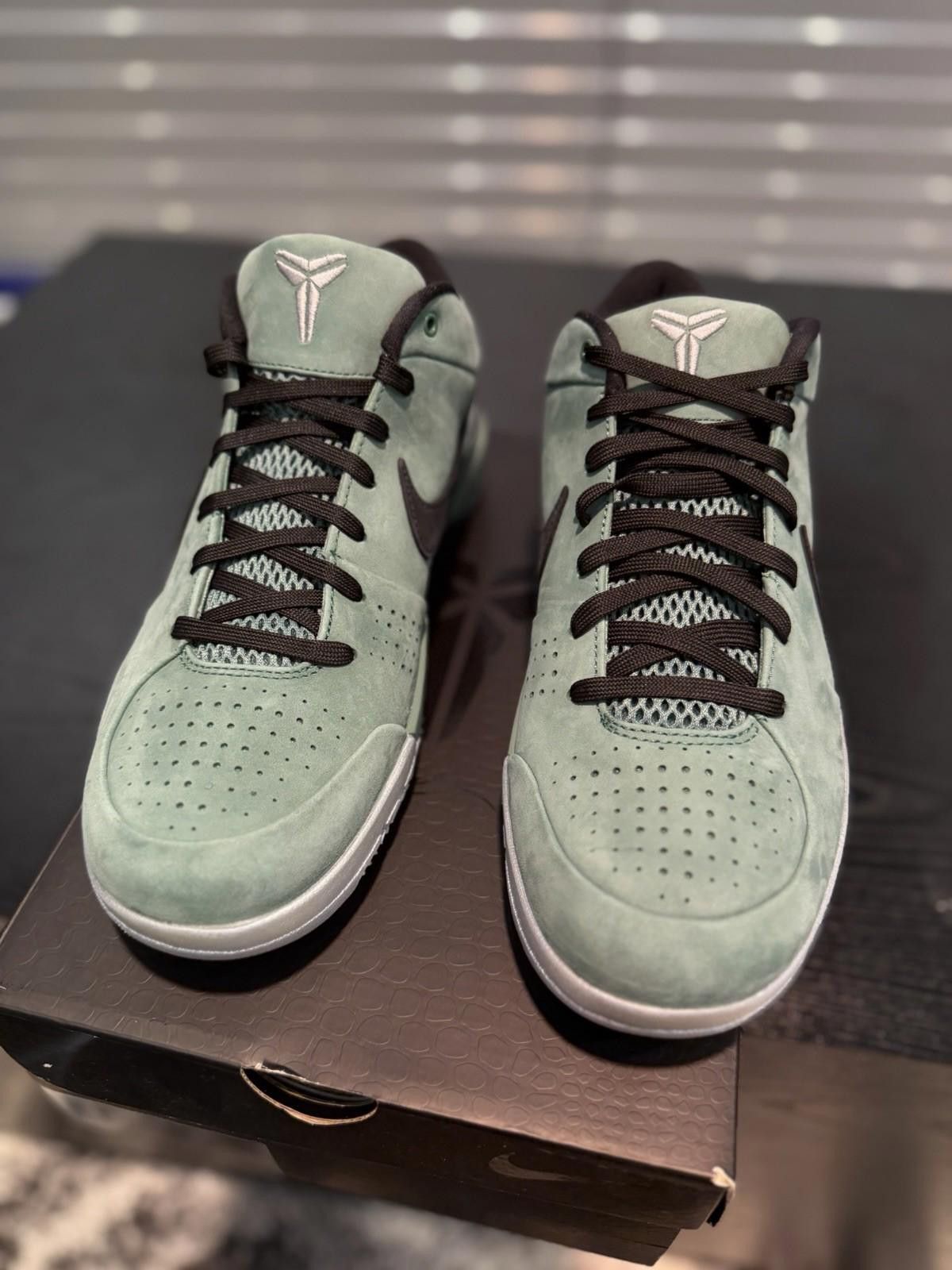 Han Kjobenhavn Men’s 10.5 - Kobe 4 Protro ‘Girl Dad’ (FQ3545-300) New Size US 10.5 / EU 43-44 - 5 Thumbnail