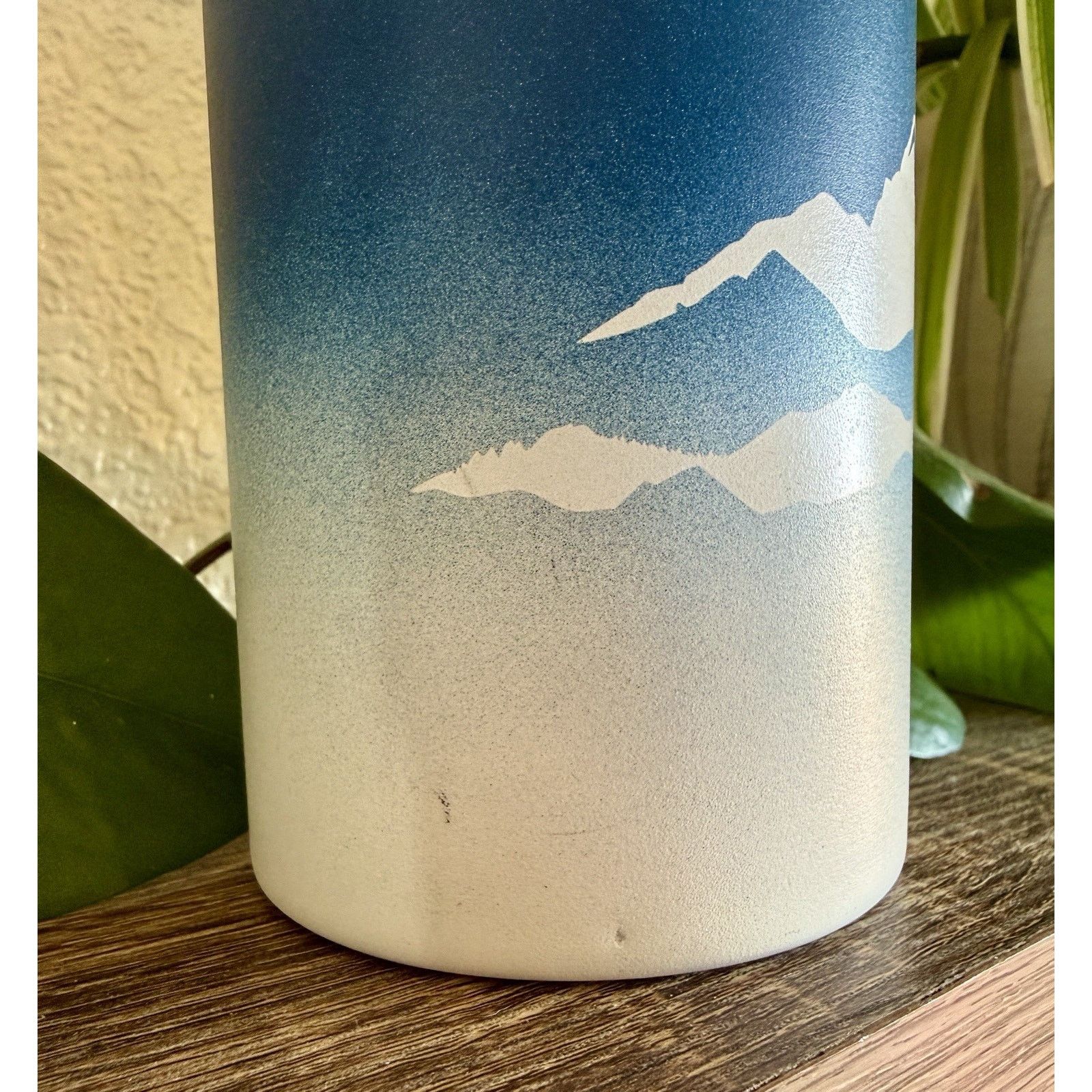 Other Hydro Flask 32 Oz Water Bottle Mountain Design, Stainless Size ONE SIZE - 3 Thumbnail