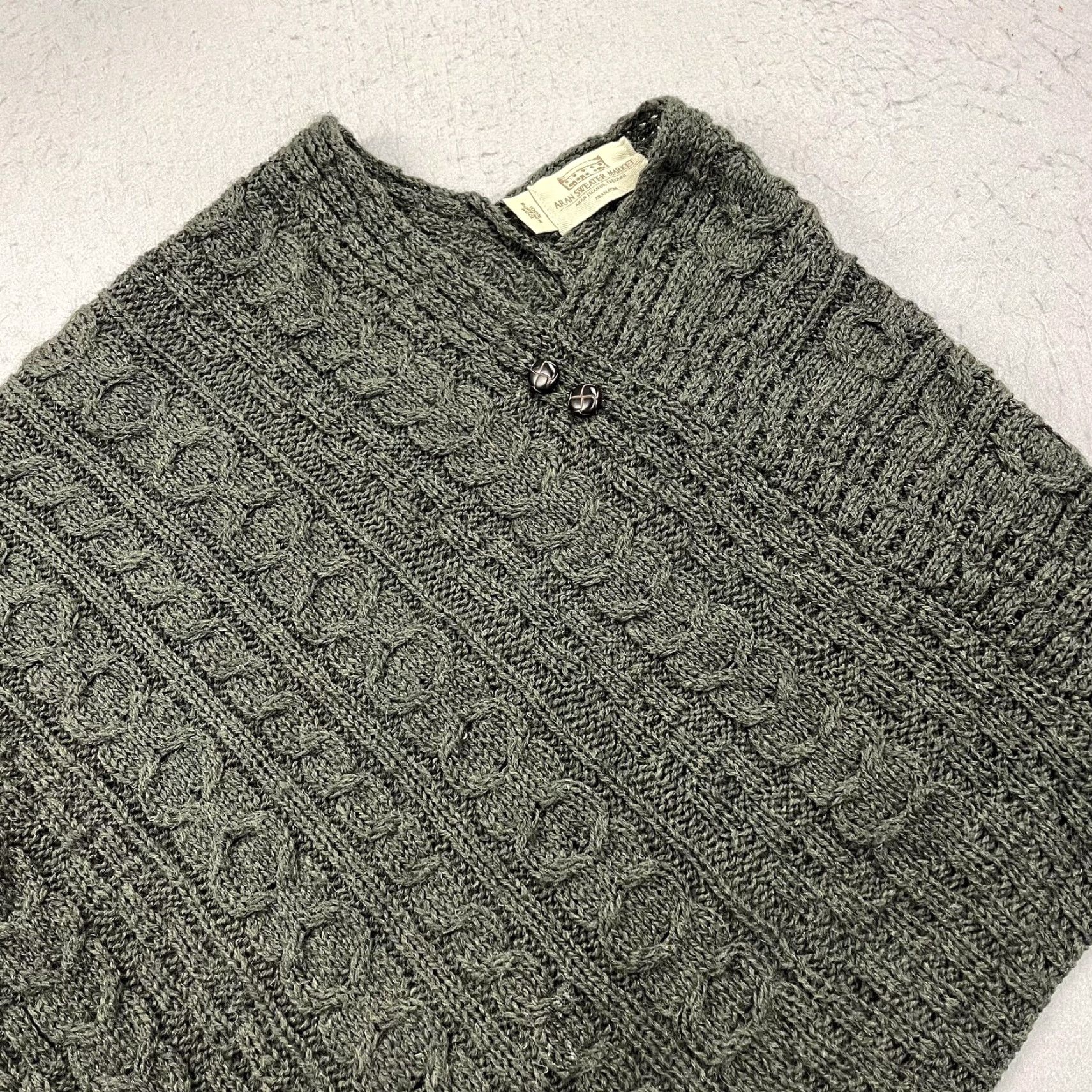 Market Aran Sweater Market Poncho Women One Size Green Wool Cable Fisherman Ireland Poncho Kimono Style Casual Knit Vintage? Size ONE SIZE - 3 Thumbnail