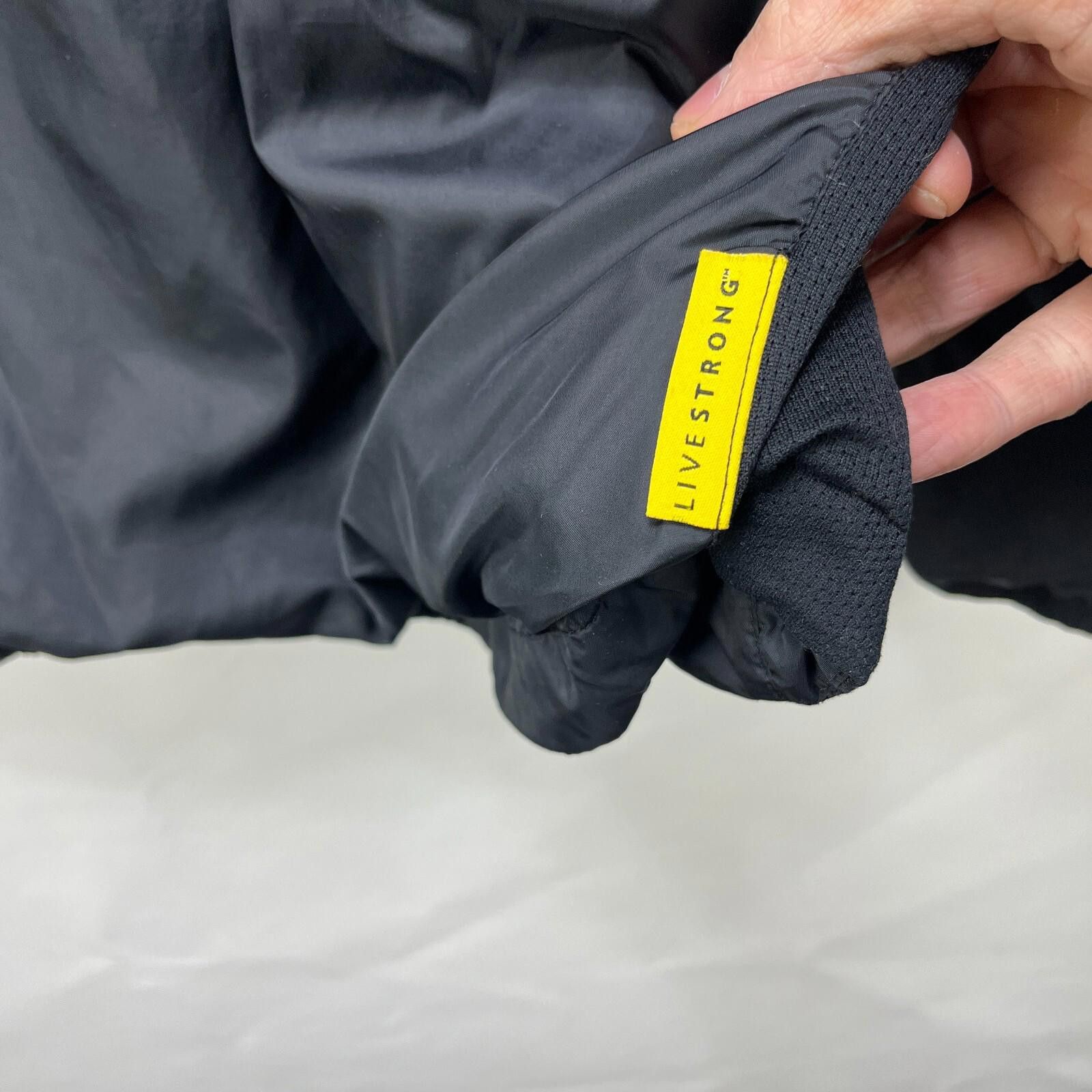 Nike Vintage Y2K Nike Livestrong Windbreaker Jacket Size Small Size US S / EU 44-46 / 1 - 10 Thumbnail