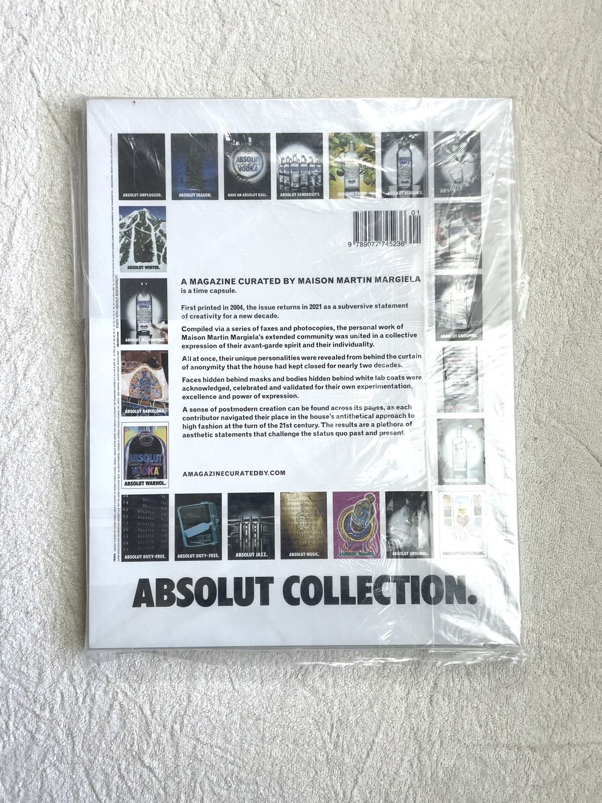 Maison Margiela A magazine curated by Maison Martin Margiela book Size ONE SIZE - 3 Thumbnail