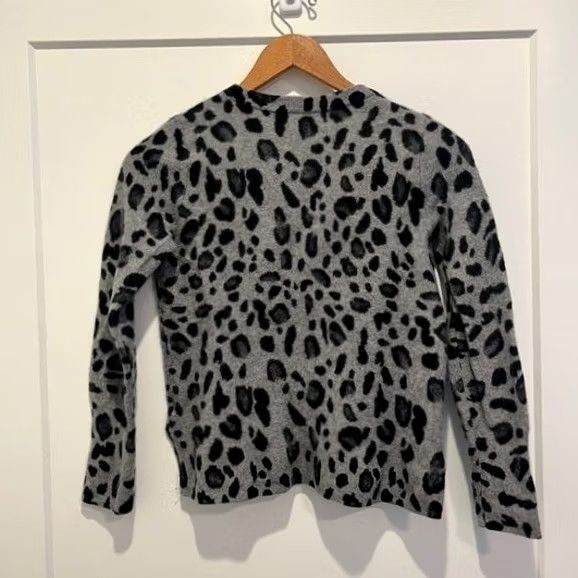 Vintage Halogen Womens Gray Leopard Print 100% Cashmere Crewneck Sweater Size M Size M / US 6-8 / IT 42-44 - 3 Thumbnail