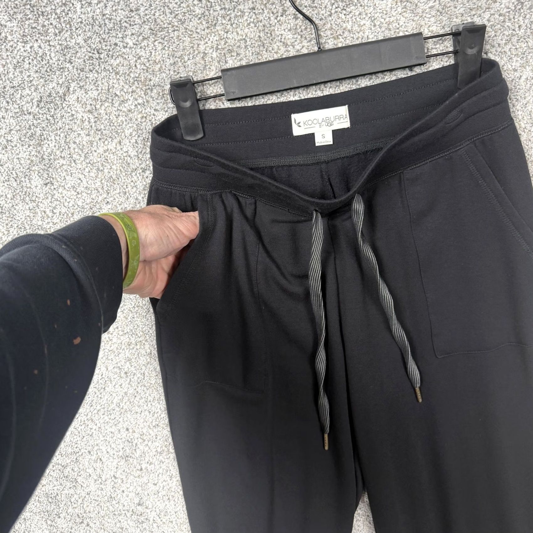 Vintage Koolaburra by UGG Jogger Pants S Black Women's Jersey with Pockets Elastic Waist Cuffed Tapered Inseam 29" Lounge Travel Size 28" / US 6 / IT 42 - 5 Thumbnail