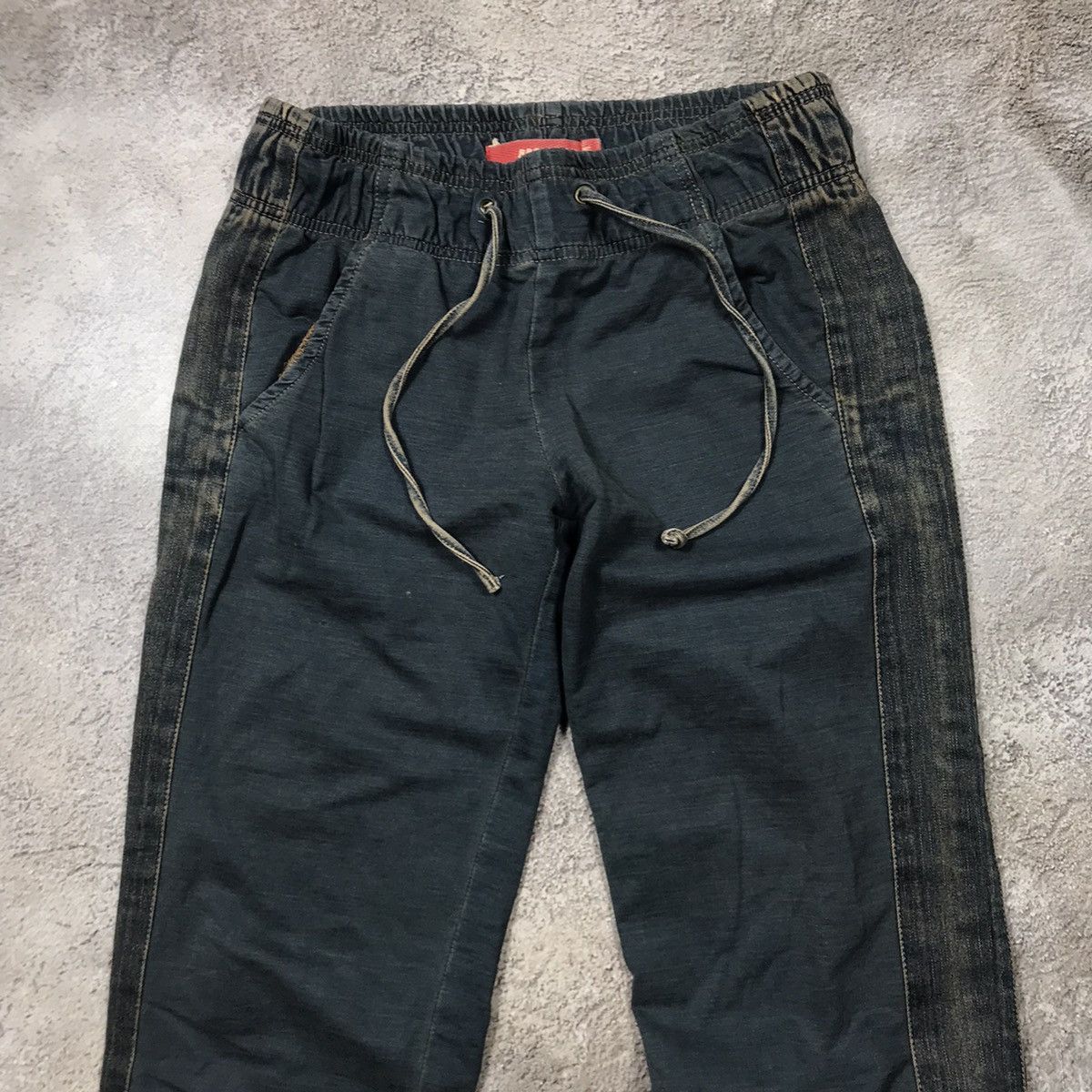 Vintage Vintage Y2K Baggy Cargo Pants Distressed Tactical Streetwear Size 26" / US 2 / IT 38 - 2 Thumbnail