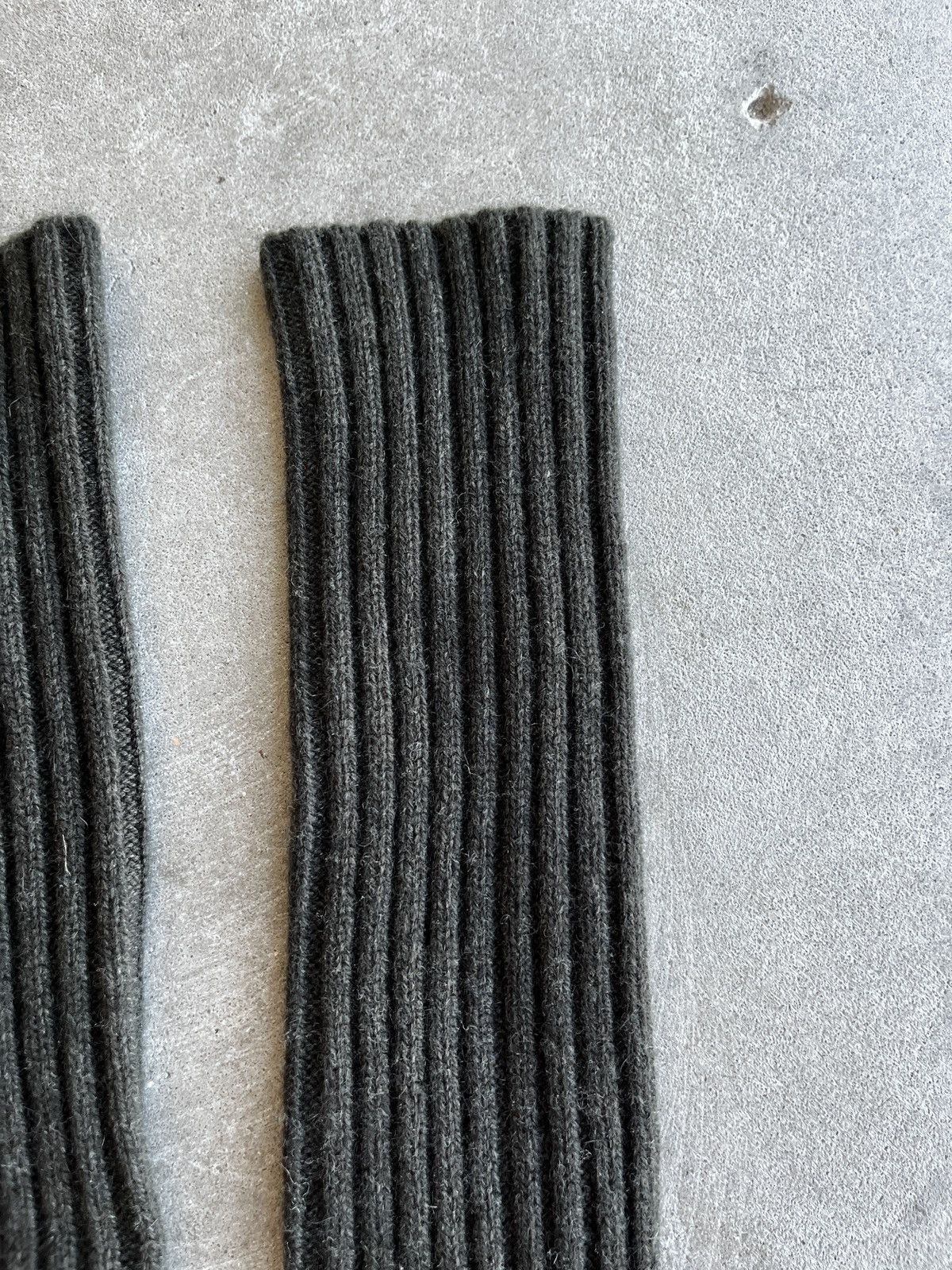 Other Designer Cashmere Gloves with Thumbhole (unisex) Size ONE SIZE - 10 Thumbnail
