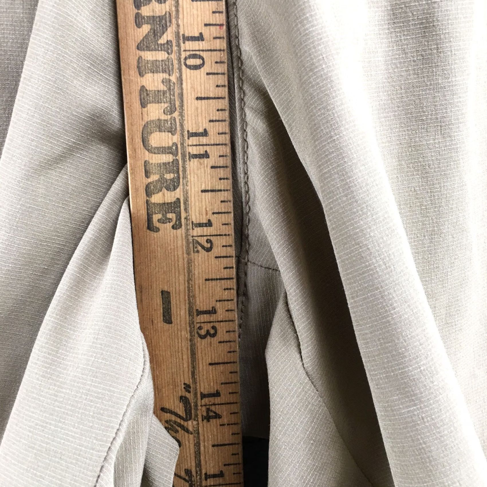 Banana Republic Banana Republic Chino Shorts Mens Beige 38 High Rise Flat Front Shorts Mens Regular Baggy? Size US 38 / EU 54 - 6 Thumbnail