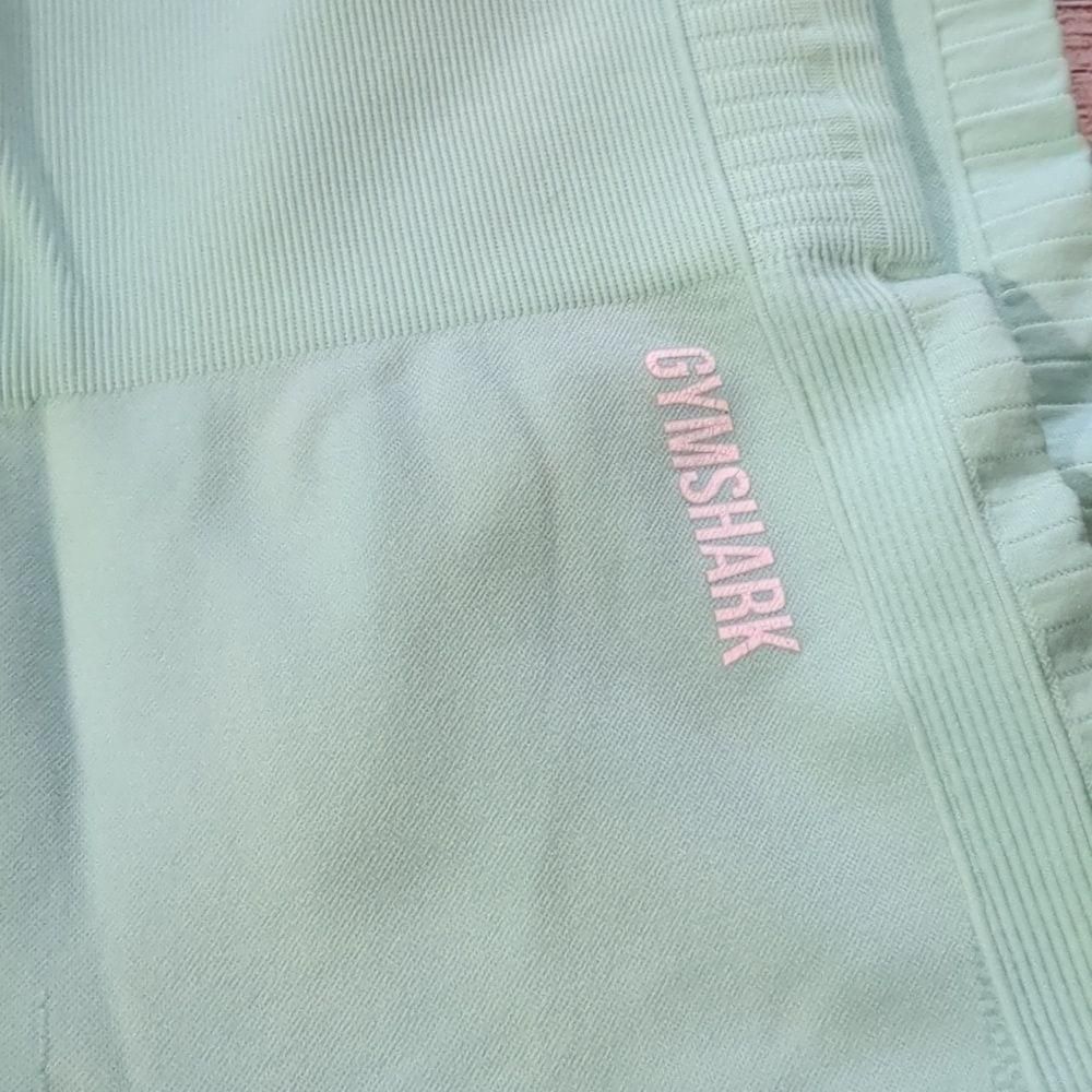 Gymshark Gymshark pastel green leggings size zmall Size 25" / US 0 / IT 36 - 2 Thumbnail