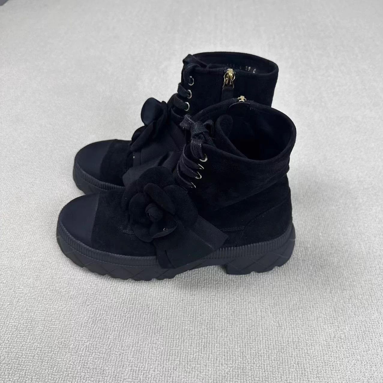 Chanel Chanel suede Camellia platform shoes EUR39 MINT Size US 8 / IT 38 - 3 Thumbnail