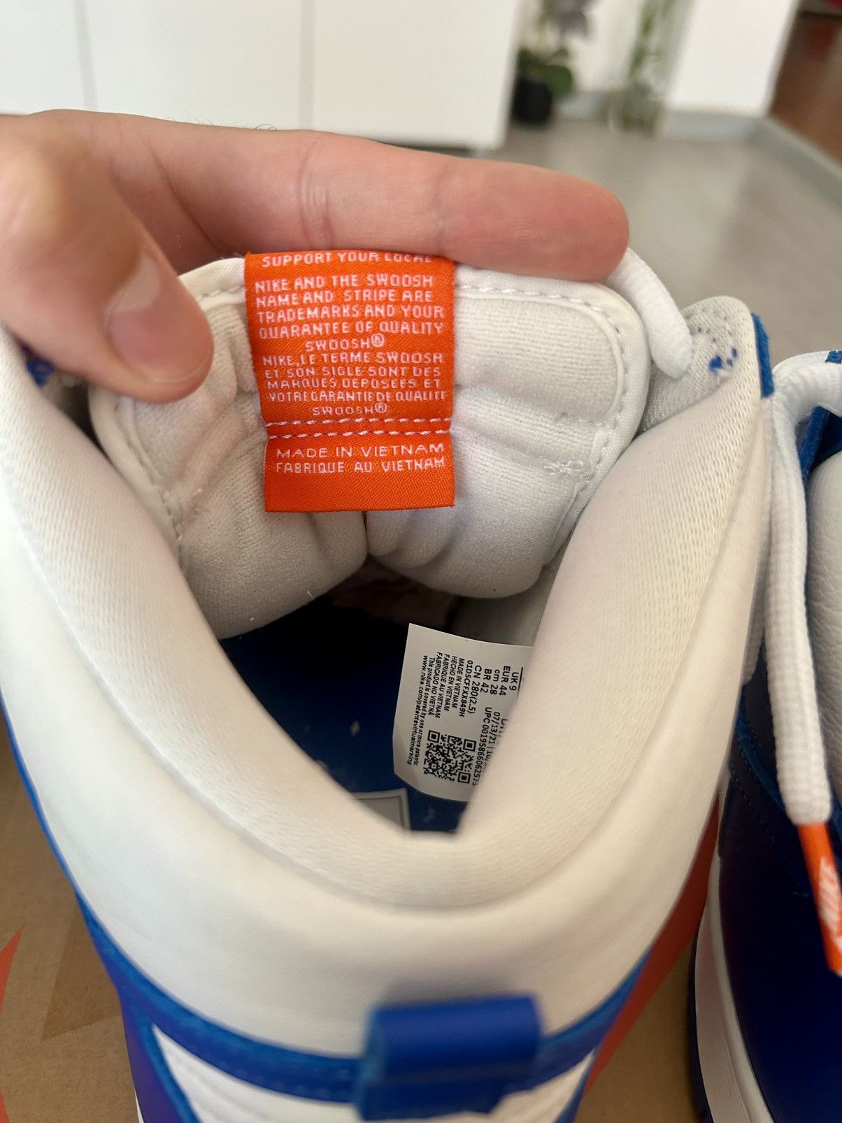 Nike SB Nike SB Retro Size US 11 / EU 44 - 10 Thumbnail