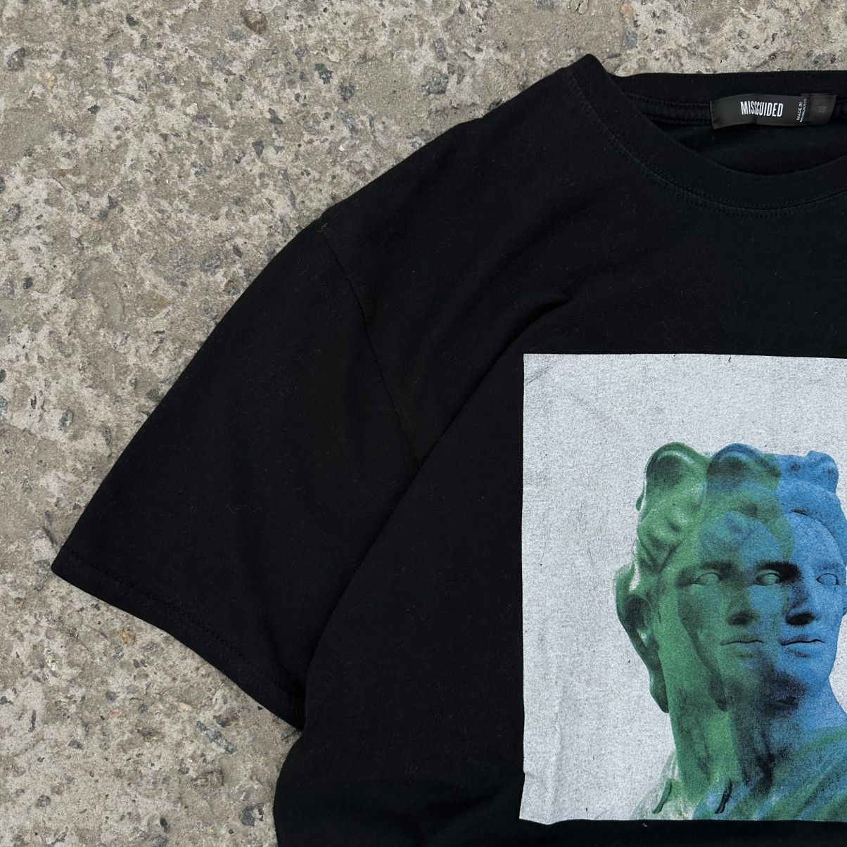 Band Tees × Designer × Japanese Brand Vintage Japanese Style Adult Missguided T-shirts Statue Size US M / EU 48-50 / 2 - 3 Thumbnail