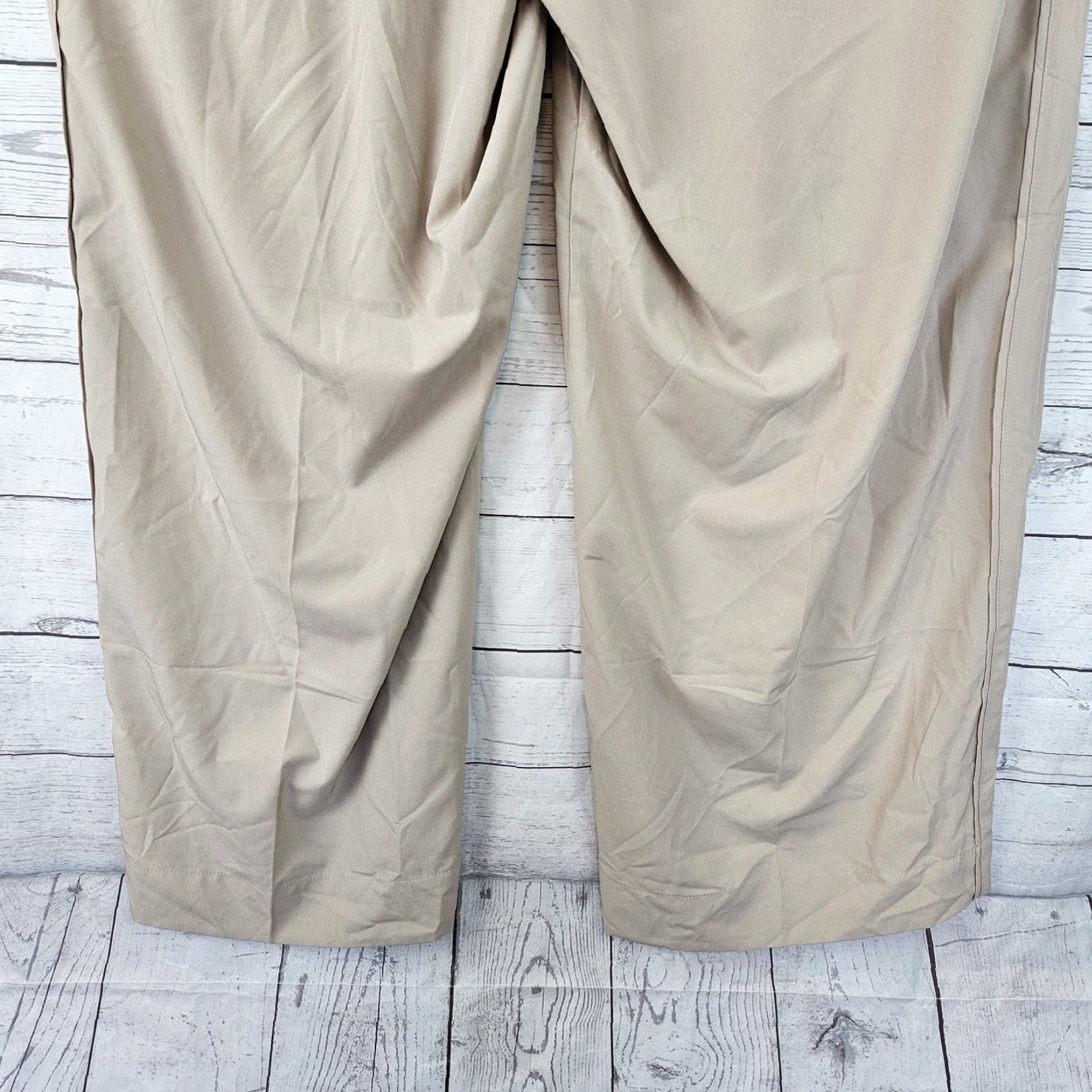 Old Navy Old Navy Womens Wide Leg StretchTech Pants Sz 2XL Beige High Rise Pull On Size 40" / US 18 - 6 Thumbnail
