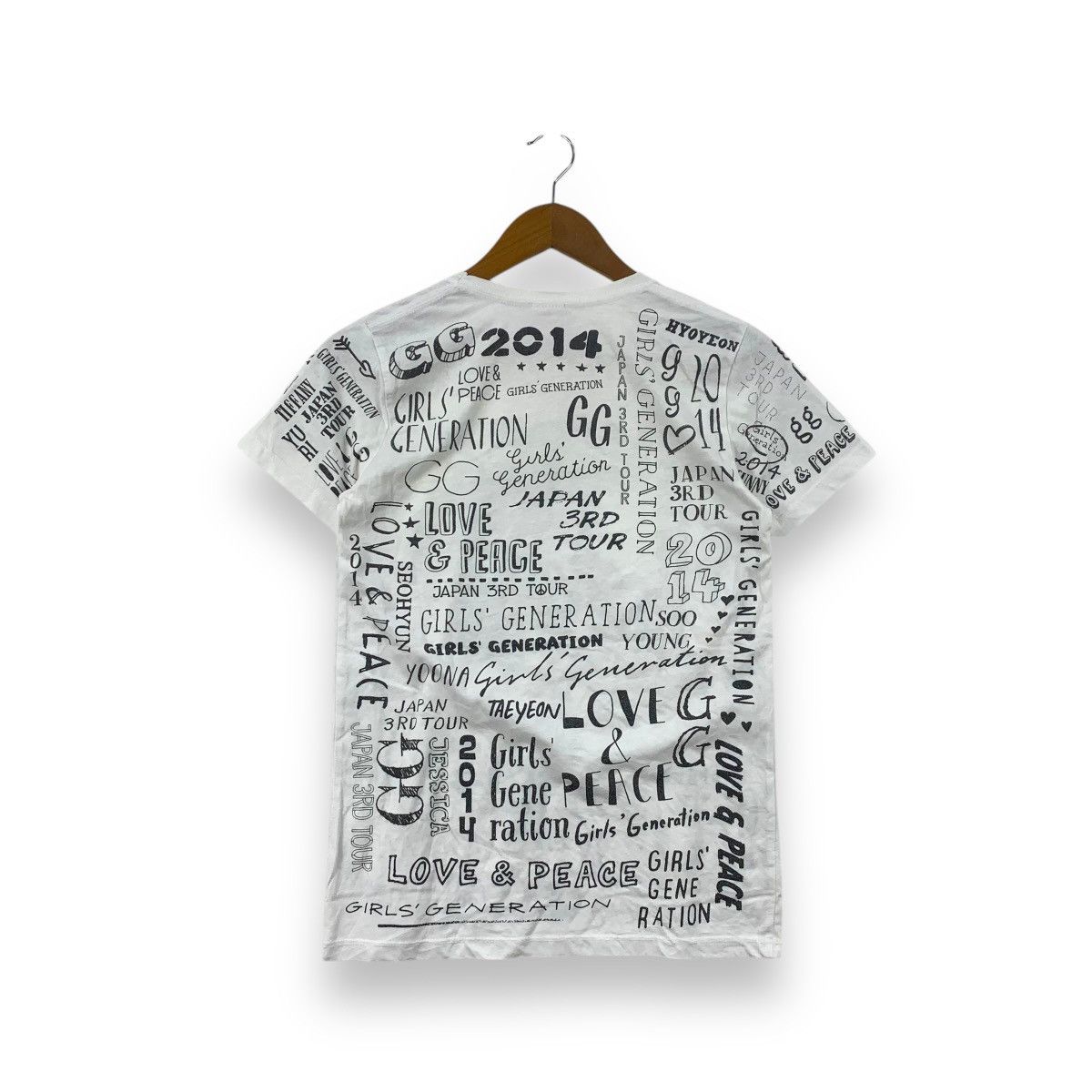 Band Tees GIRLS GENERATION SNSD Love Peace Japan Tour 2014 Tee Shirt Size S / US 4 / IT 40 - 3 Thumbnail