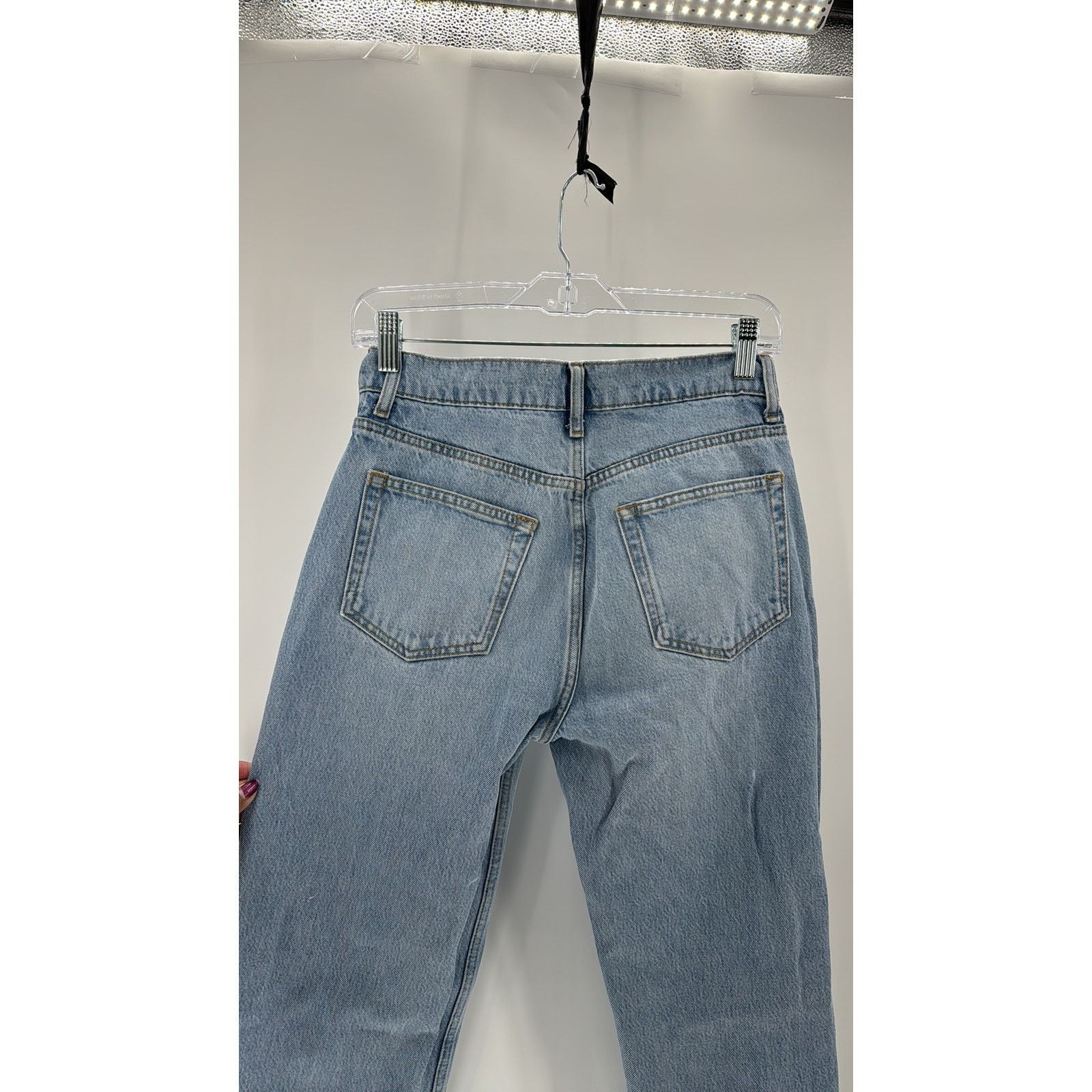 Reformation Reformation Casey Mid Rise Relaxed Straight Jeans size 25 Size 25" / US 0 / IT 36 - 7 Thumbnail