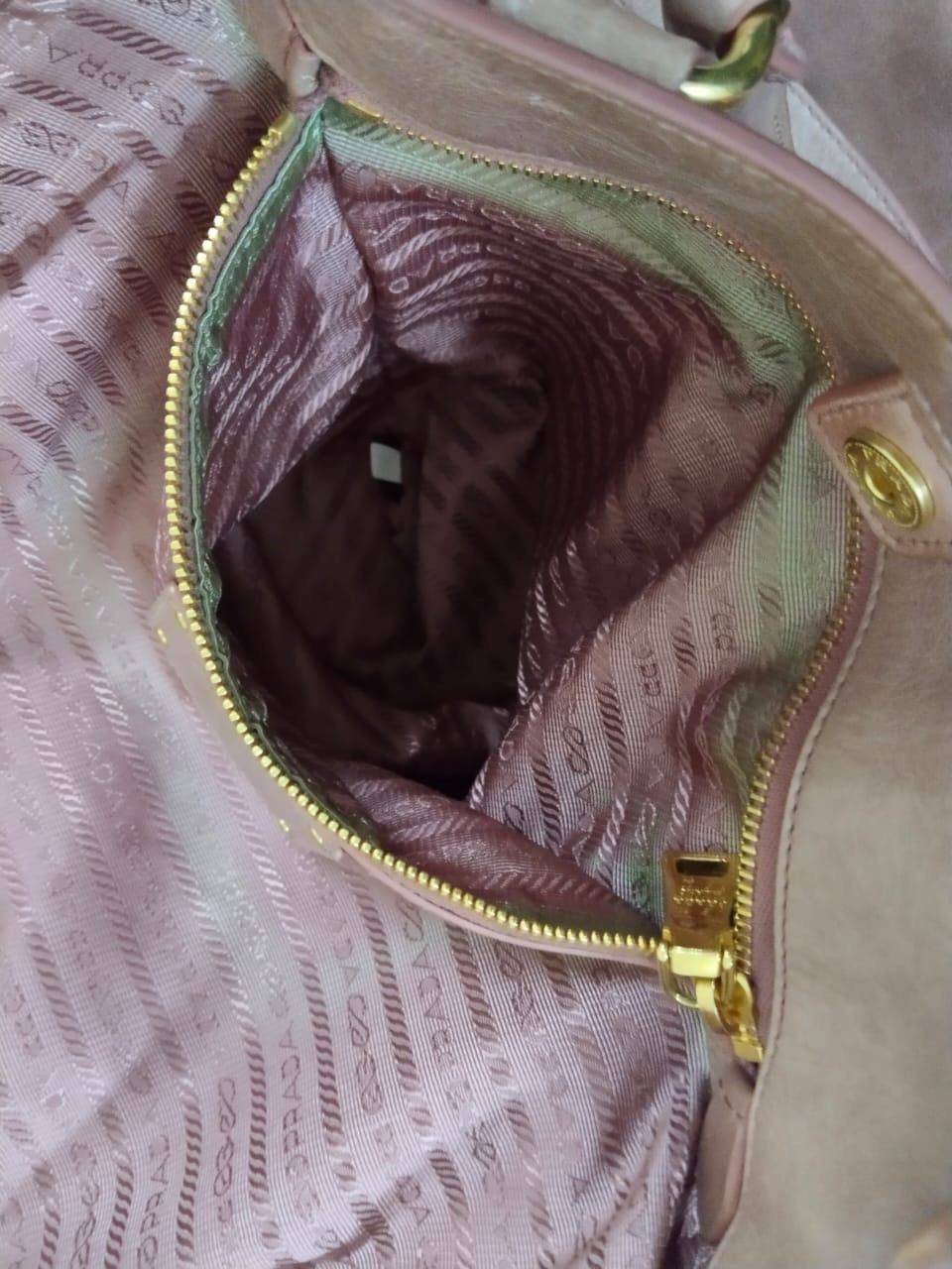 Prada Authentic Prada Vitello Shine Shoulder Bag Size ONE SIZE - 12 Thumbnail