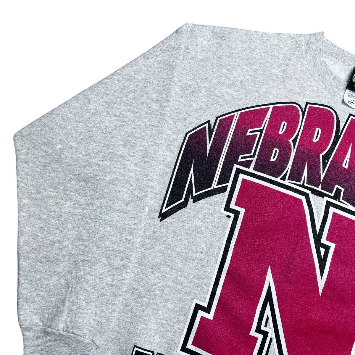 NCAA Vintage 1990s NCAA Nebraska Cornhuskers Spell Out Sweatshirt Size US L / EU 52-54 / 3 - 14 Thumbnail