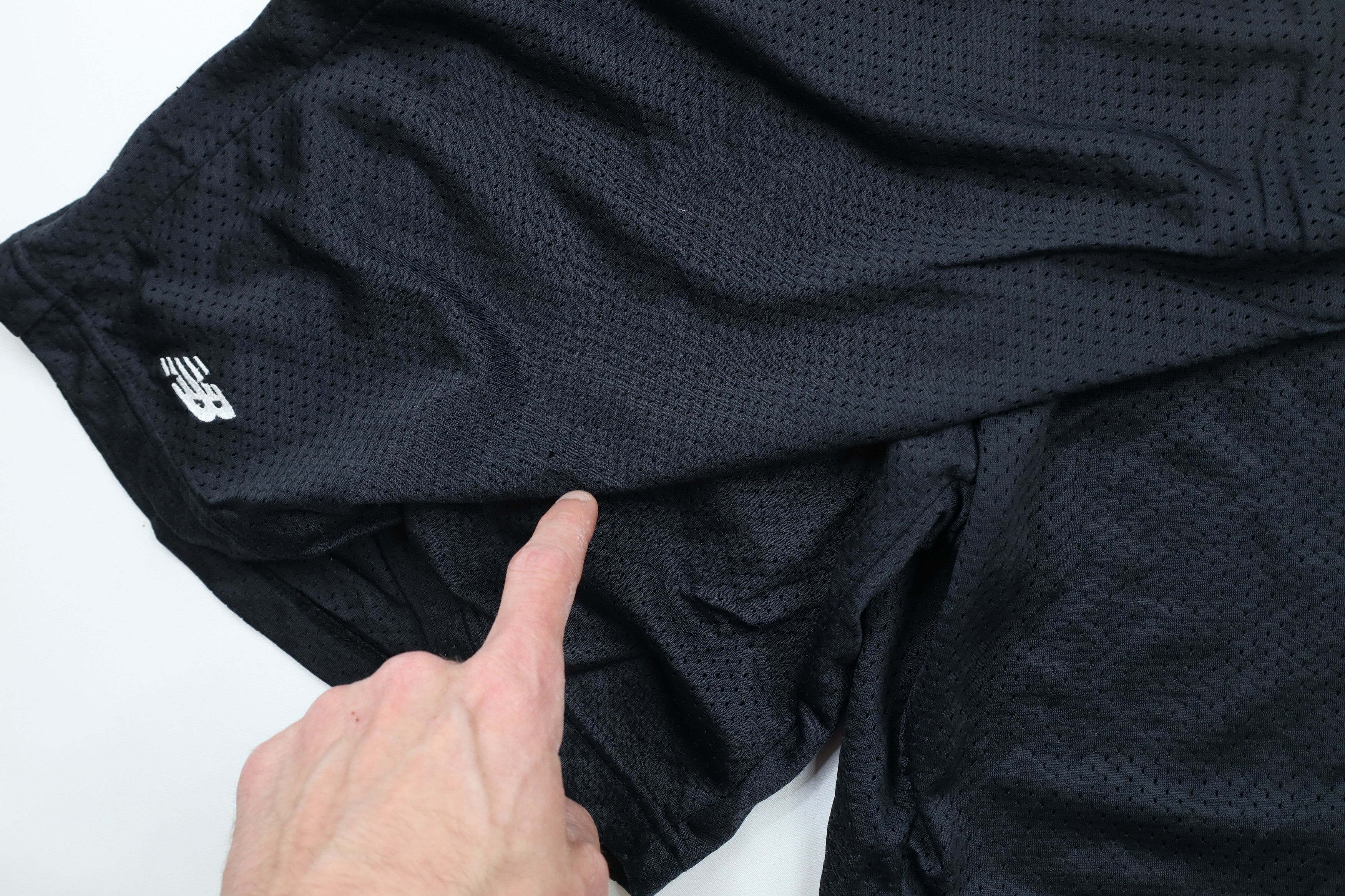 New Balance × Vintage Vintage 90s New Balance Knee Mesh Shorts Black Polyester Size US 38 / EU 54 - 6 Thumbnail