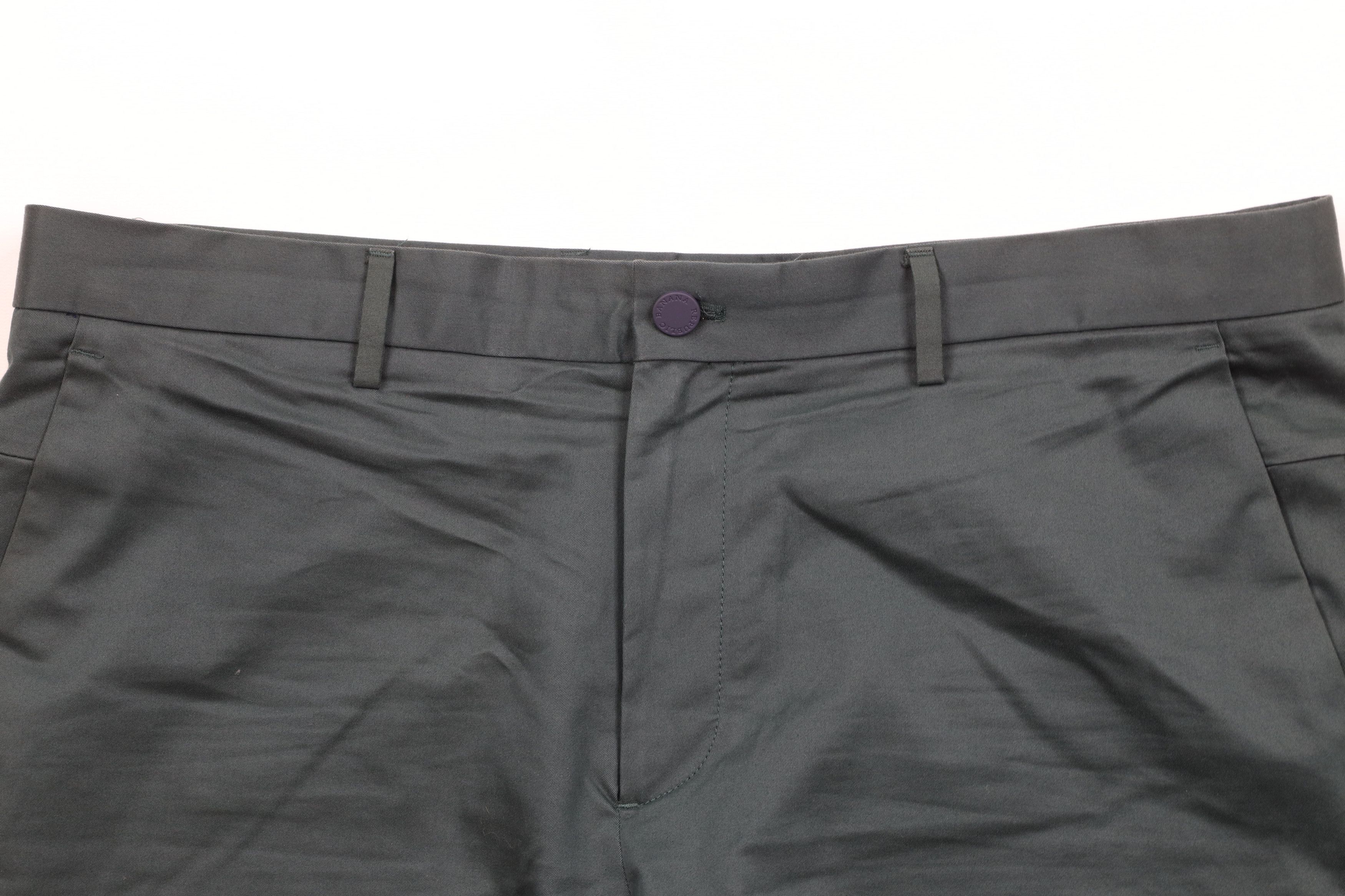 Banana Republic × Vintage Banana Republic Front Tech Above Knee Aiden Shorts Green Size US 38 / EU 54 - 2 Thumbnail