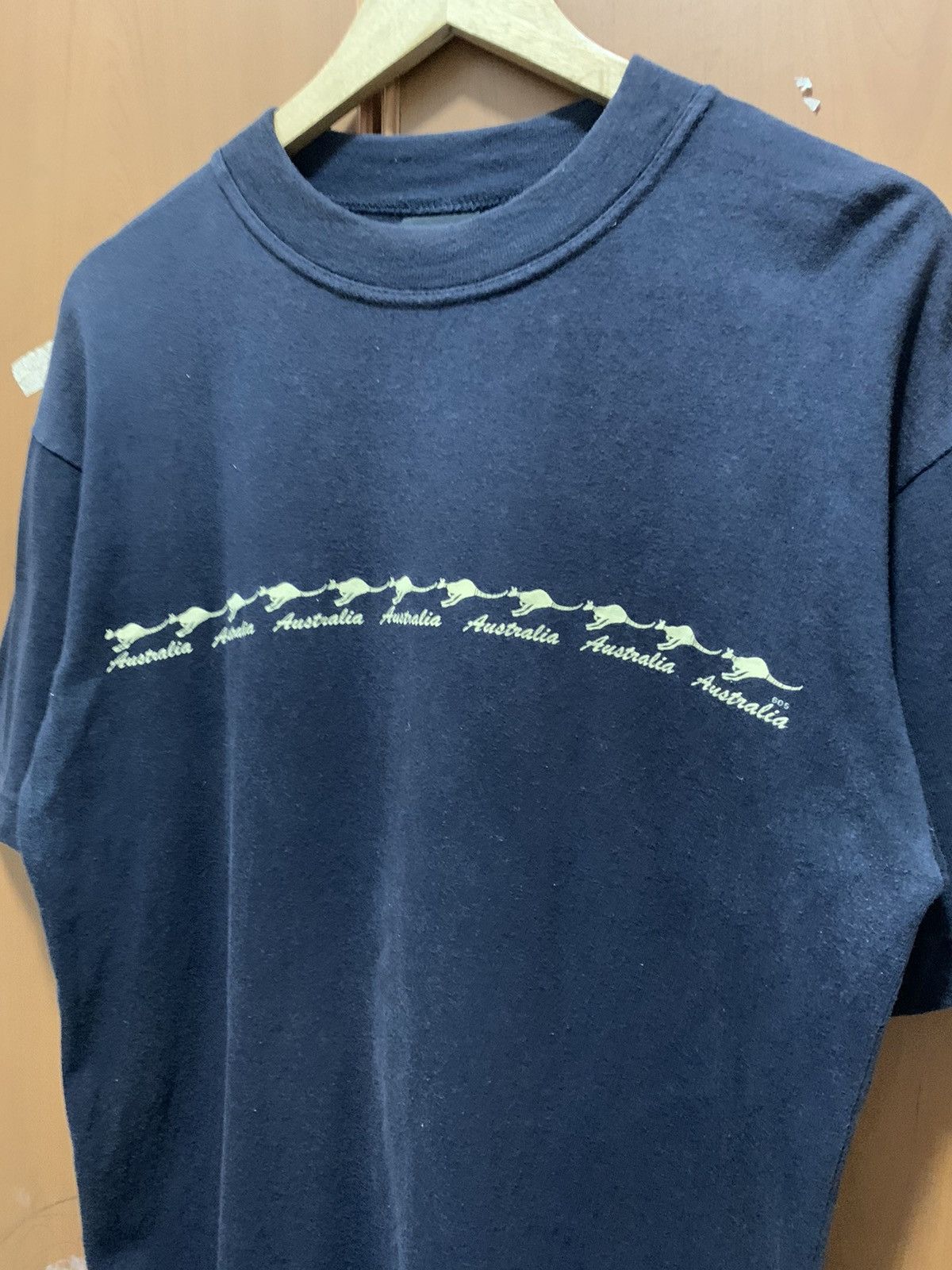Vintage Vintage Australian Kanggaroo T Shirt Size US M / EU 48-50 / 2 - 2 Thumbnail