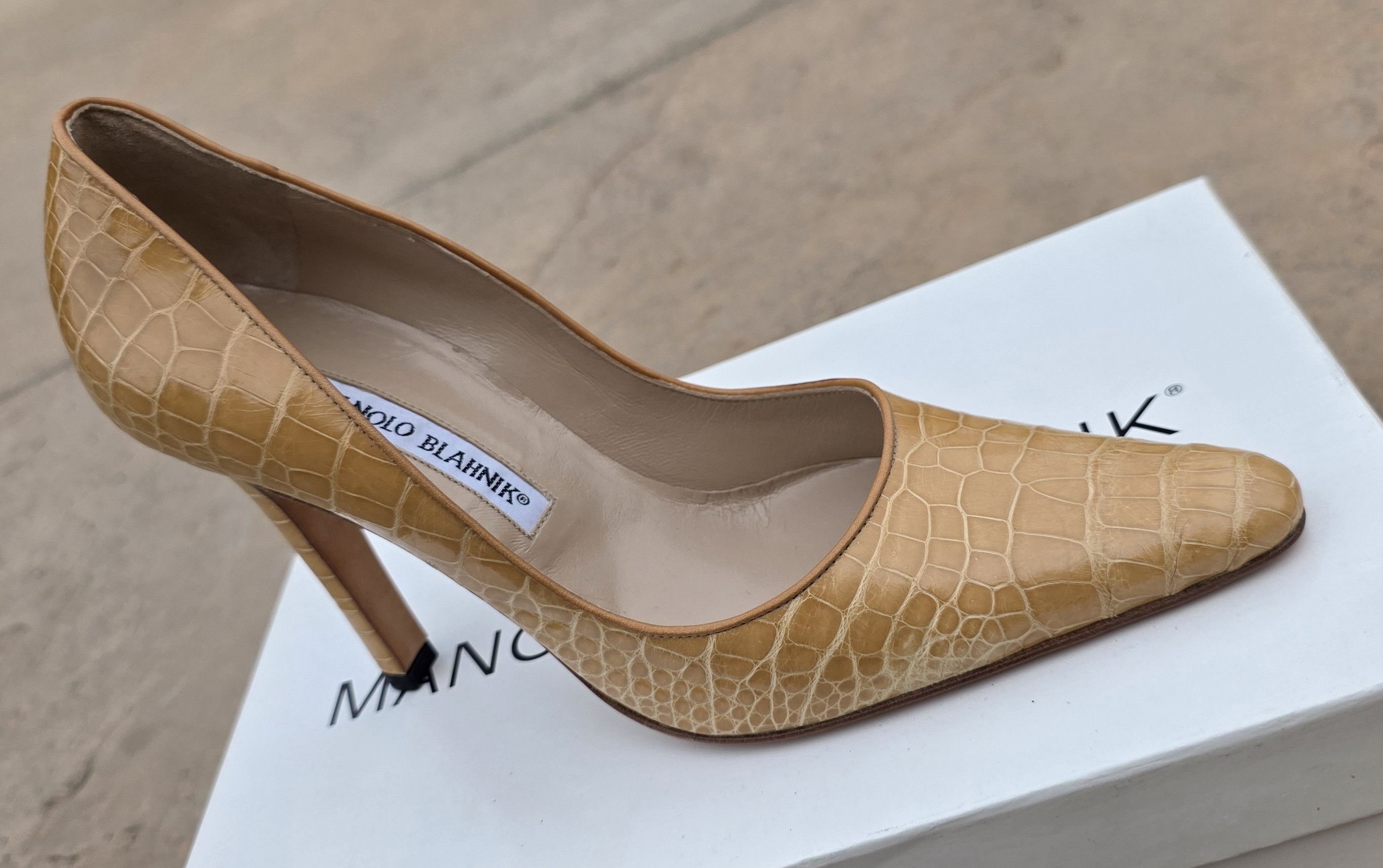 Manolo Blahnik Vintage Manolo Blahnik Blixa Pumps Alligator EU 37.5/US 7.5 Size US 7.5 / IT 37.5 - 6 Thumbnail