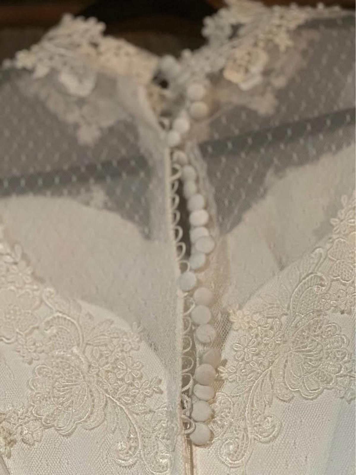 Unknown London Vintage White Long Sleeve Wedding Dress with Lace Details Size M / US 6-8 / IT 42-44 - 8 Thumbnail