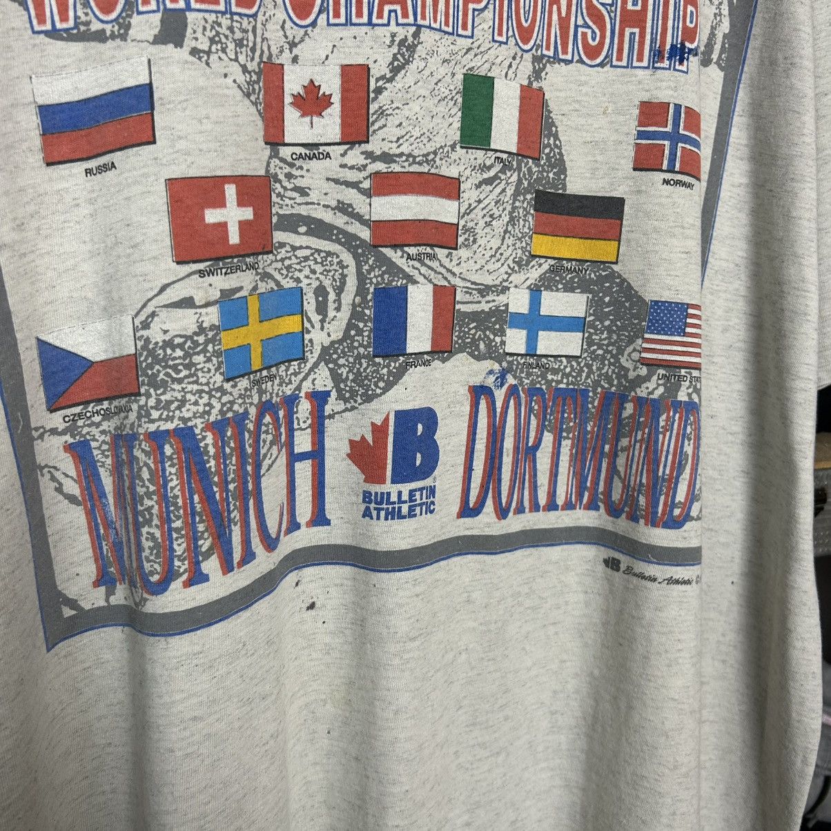 Vintage Vintage Bulletin Athletic 1993 Ice Hockey World Championship Size US XL / EU 56 / 4 - 4 Thumbnail