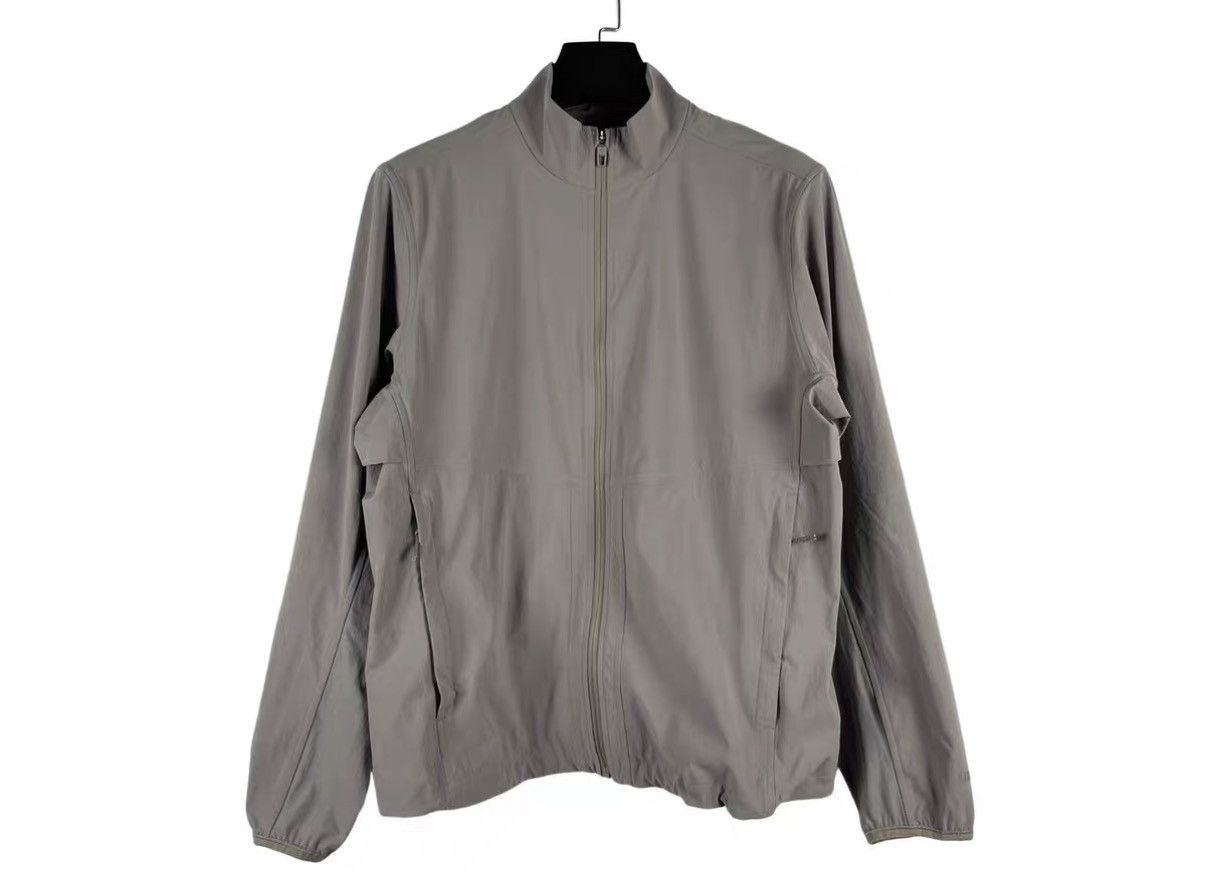 Lululemon Lululemon Lightweight Stretch Grey Zip-Up Jacket J31 Size US M / EU 48-50 / 2 - 1 Thumbnail