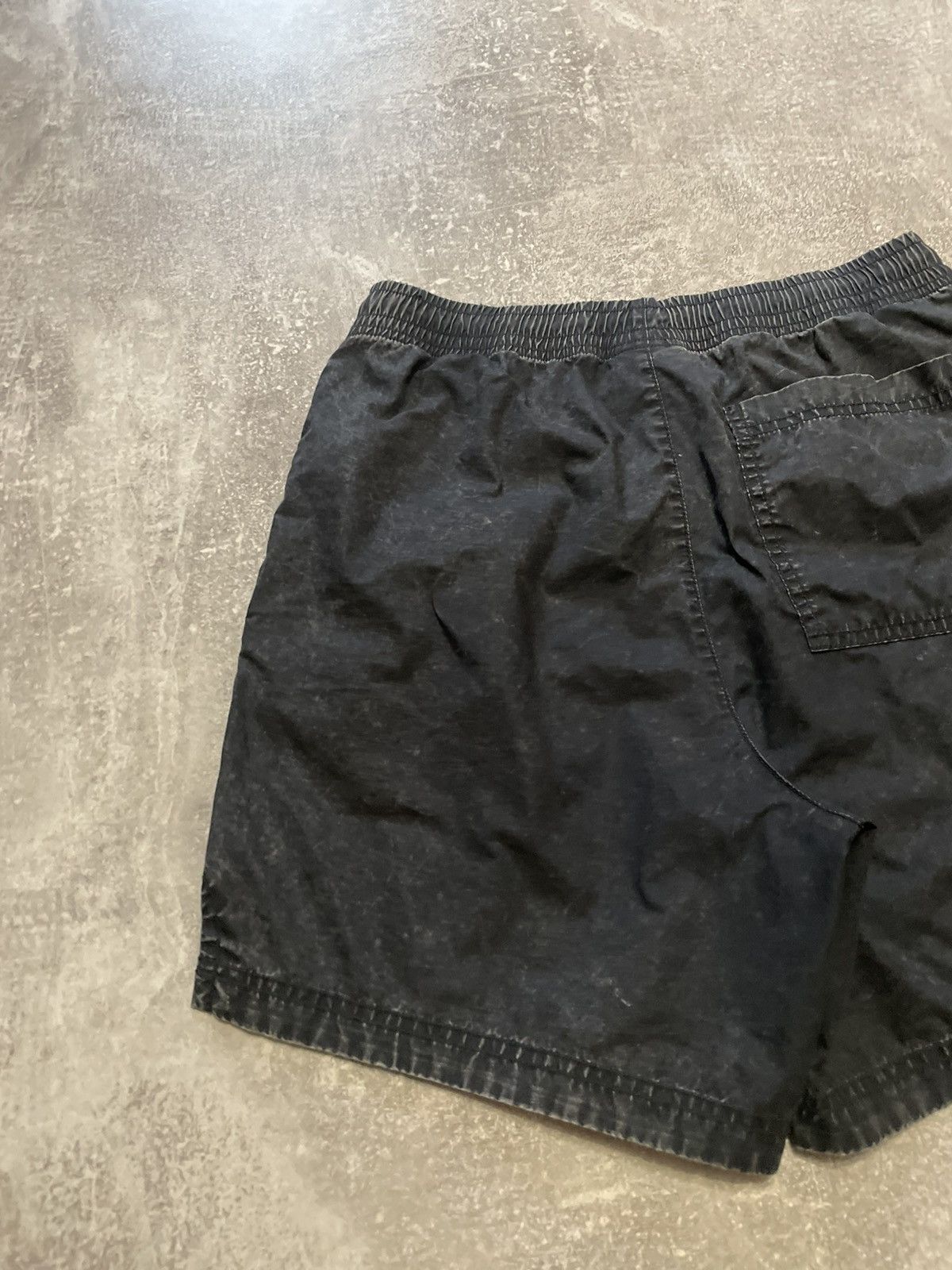 Nike × Vintage Vintage Nike Black Washed Shorts Y2K Size US 30 / EU 46 - 13 Thumbnail