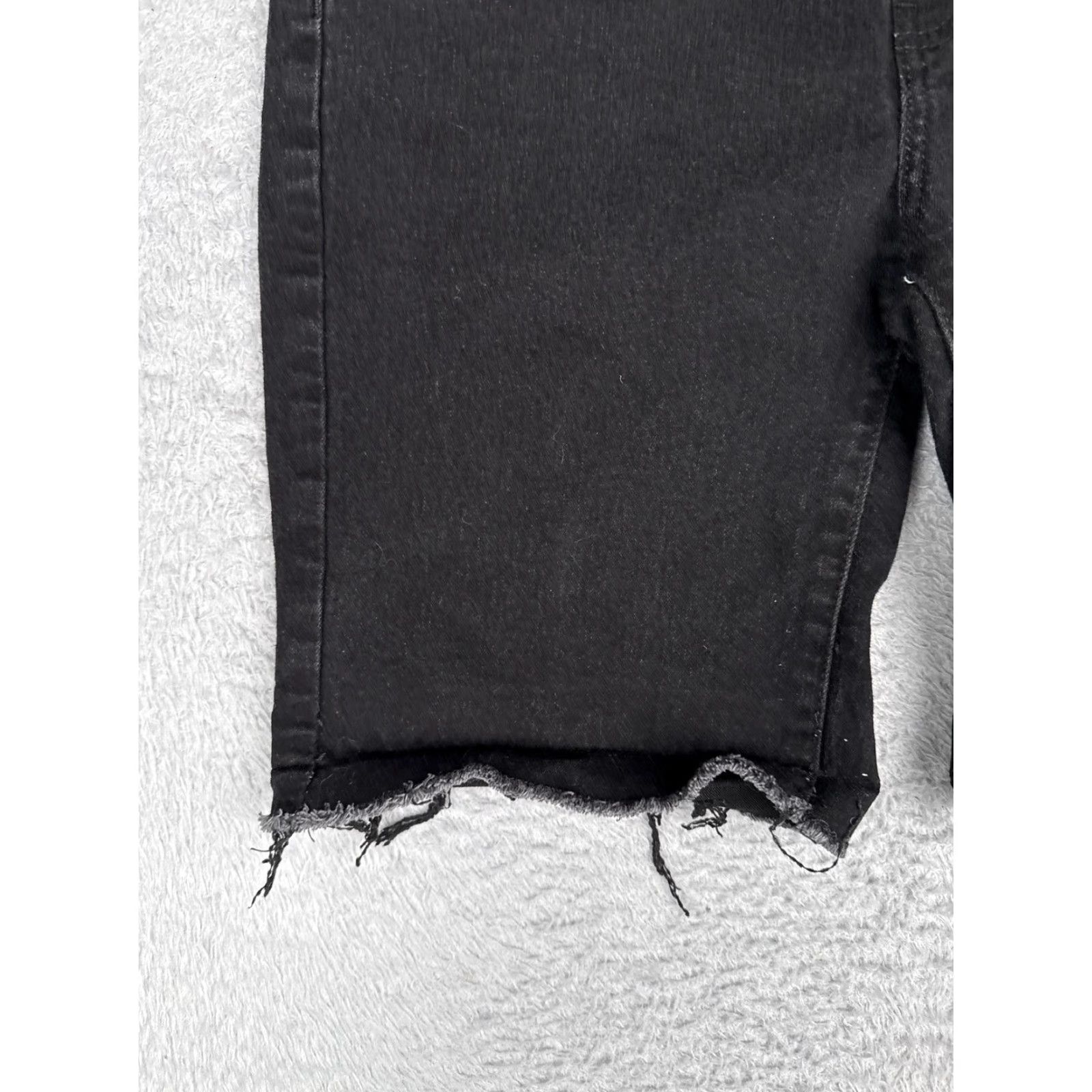 Levi's Denizen Levi's Black Denim Shorts Women 34x10 Cut-Off Stretch 5-Pocket Raw Hem Jeans Casual Women Size 24" / US 00 / IT 34 - 3 Thumbnail