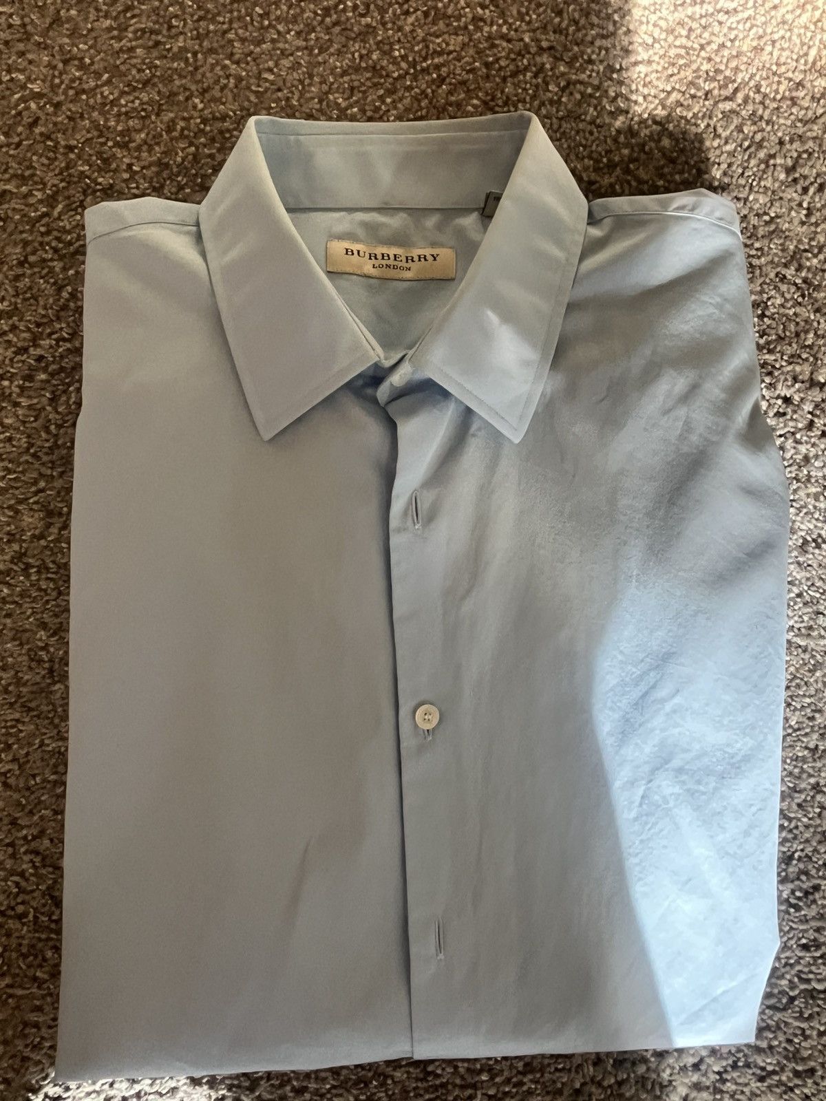 Burberry Burberry dress shirt- slim 16-41 Size US M / EU 48-50 / 2 - 1 Thumbnail