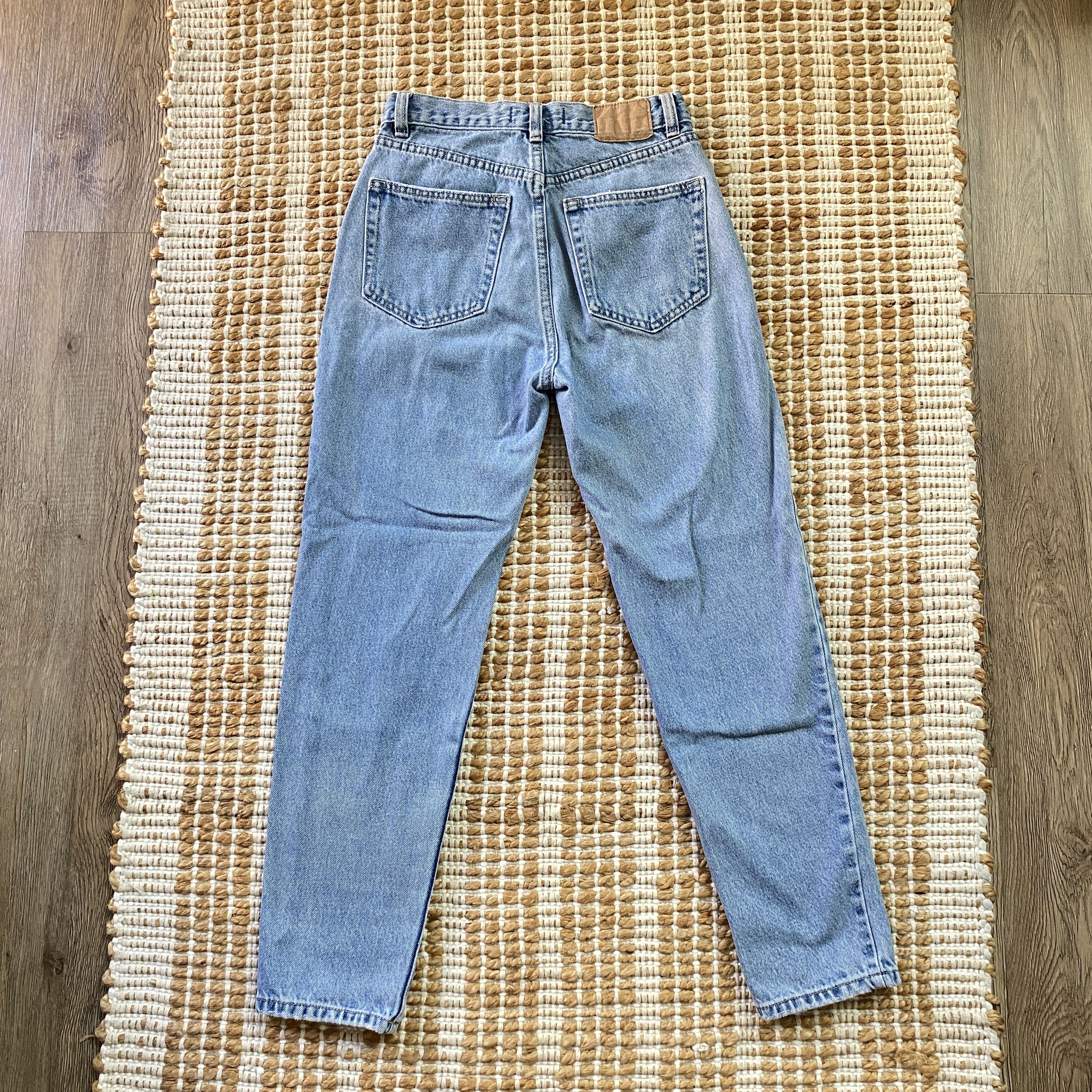 Bershka Bershka Medium Wash Mid-Rise Jeans US 2 | Tapered Ankle Size 26" / US 2 / IT 38 - 3 Thumbnail