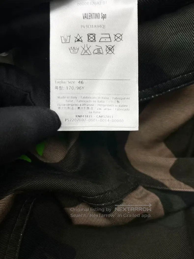 Valentino Valentino Camouflage five-star patch pocket heavy work emb Size US S / EU 44-46 / 1 - 6 Thumbnail