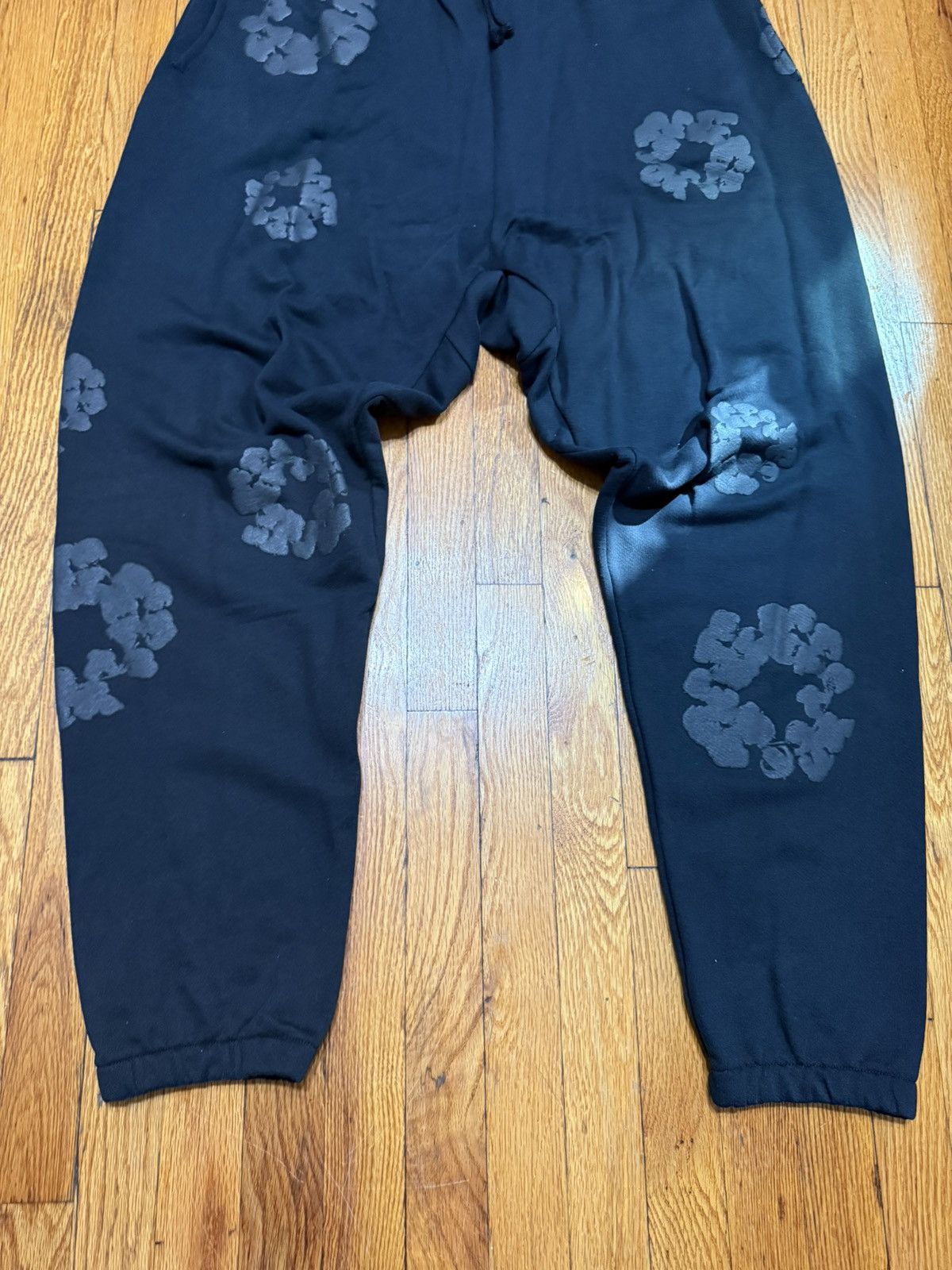 DENIM TEARS Denim Tears Monochrome Sweatpants Size XXL Size US 38 / EU 54 - 3 Thumbnail