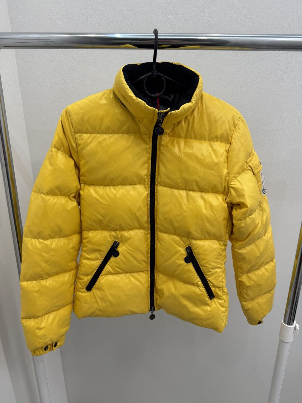 Moncler Moncler Down Puffer Big Logo Jacket Size M / US 6-8 / IT 42-44 - 3 Thumbnail