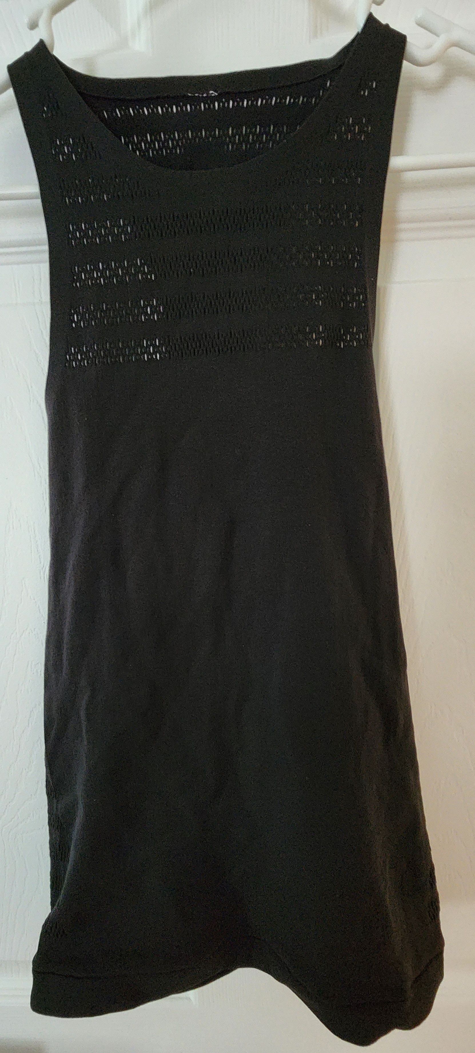Lululemon Lululemon Black Perforated Racerback Tank XS/S 13" PTP Size S / US 4 / IT 40 - 1 Thumbnail
