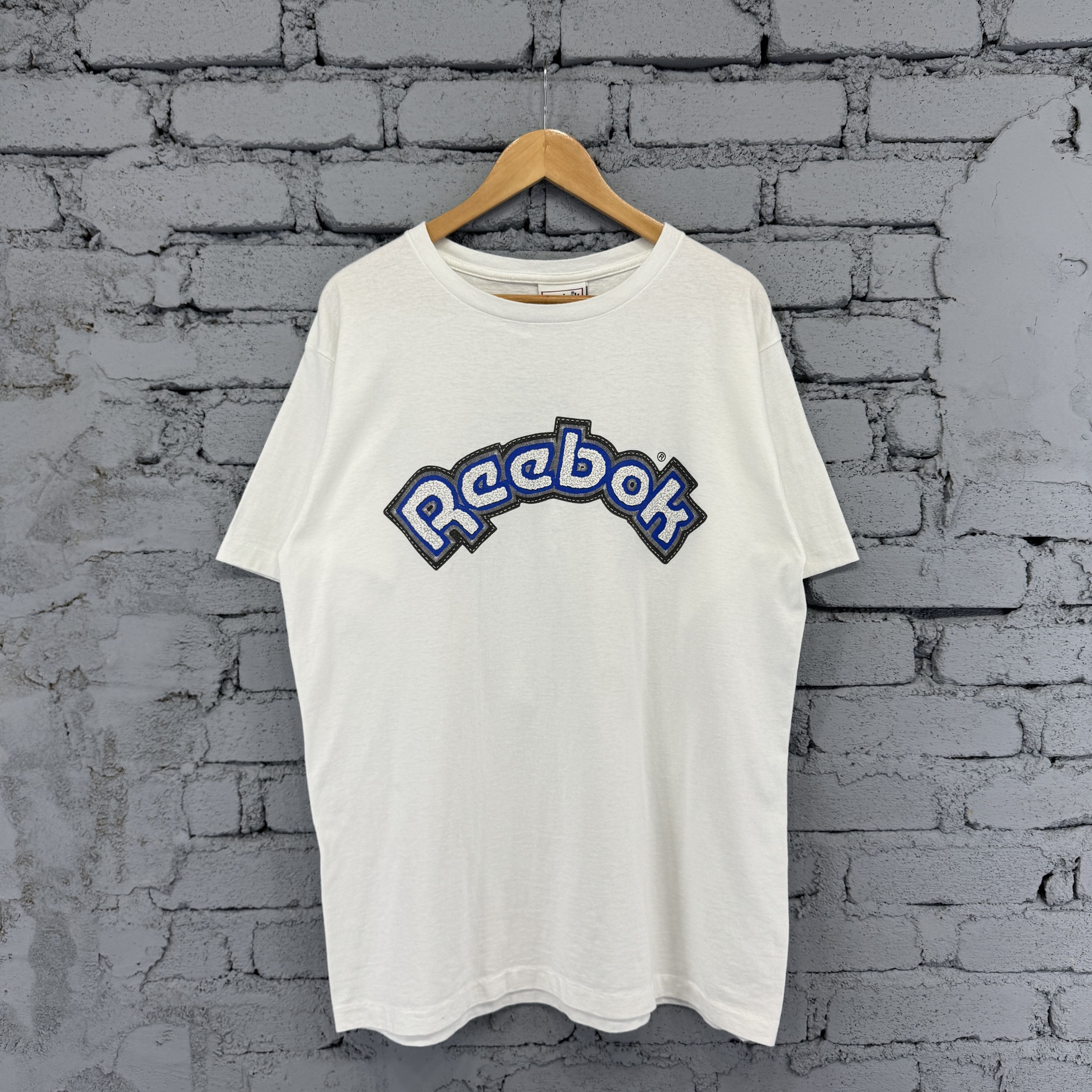 Vintage Vintage 90s Reebok Tshirt Blue Big logo Streetwear Size US L / EU 52-54 / 3 - 1 Thumbnail