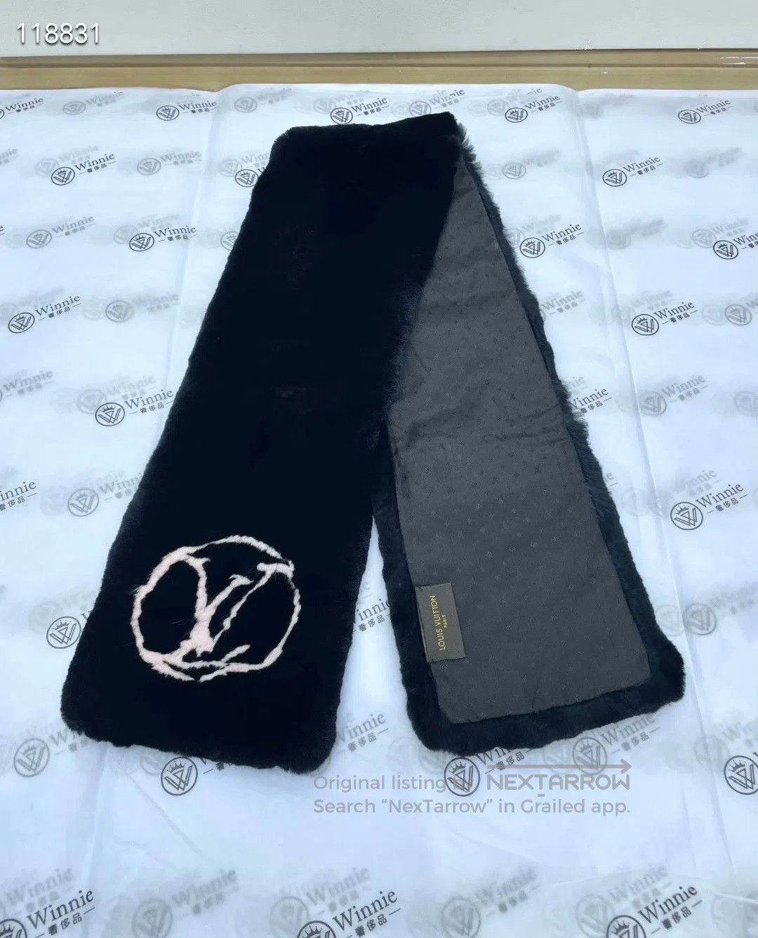 Louis Vuitton LV Black Pink Logo Fur Scarf. Size ONE SIZE - 4 Thumbnail