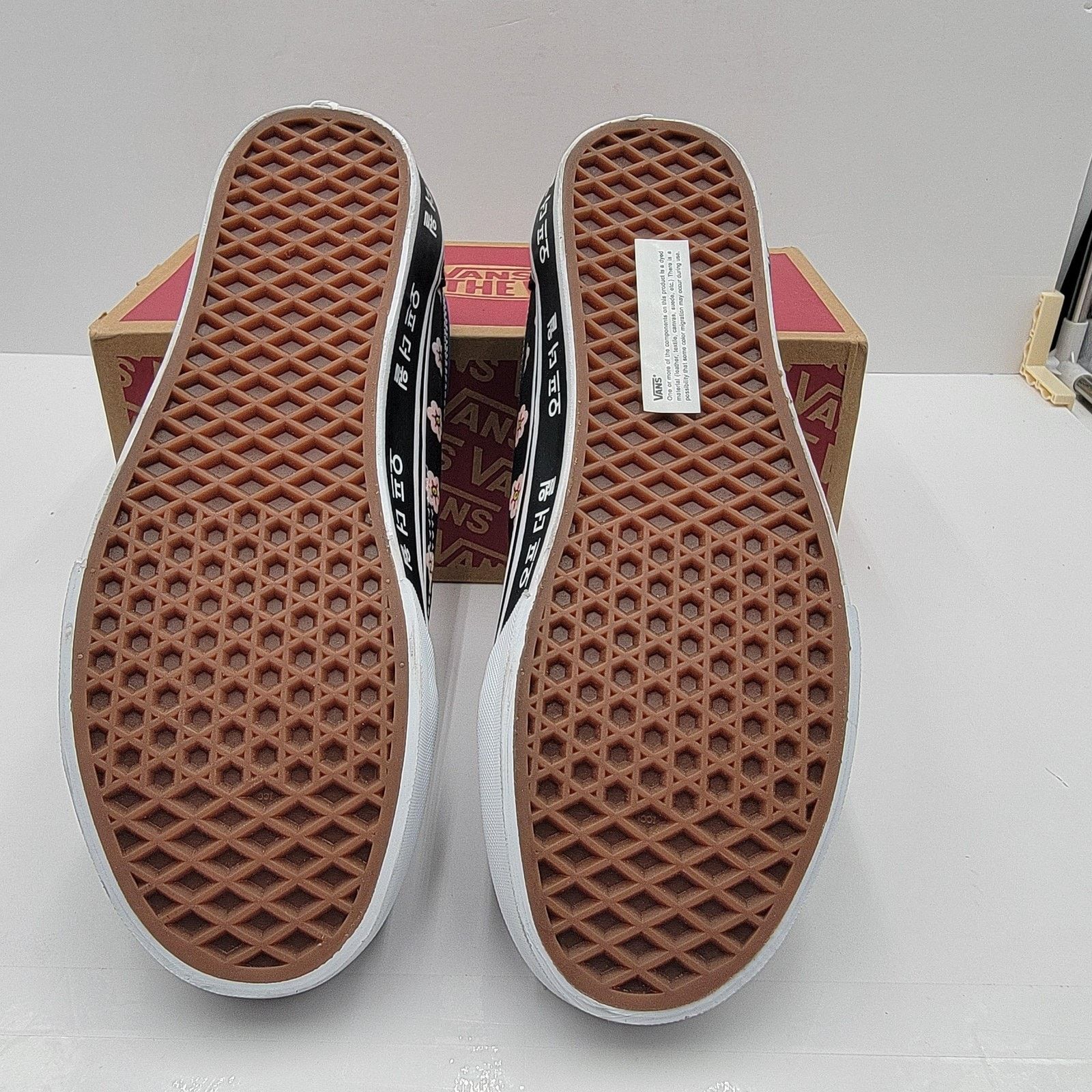 Vans Vans Old Skool Shoes Mens Sz 9 Wmns 10.5 Korean Typography Size US 9 / EU 42 - 6 Thumbnail