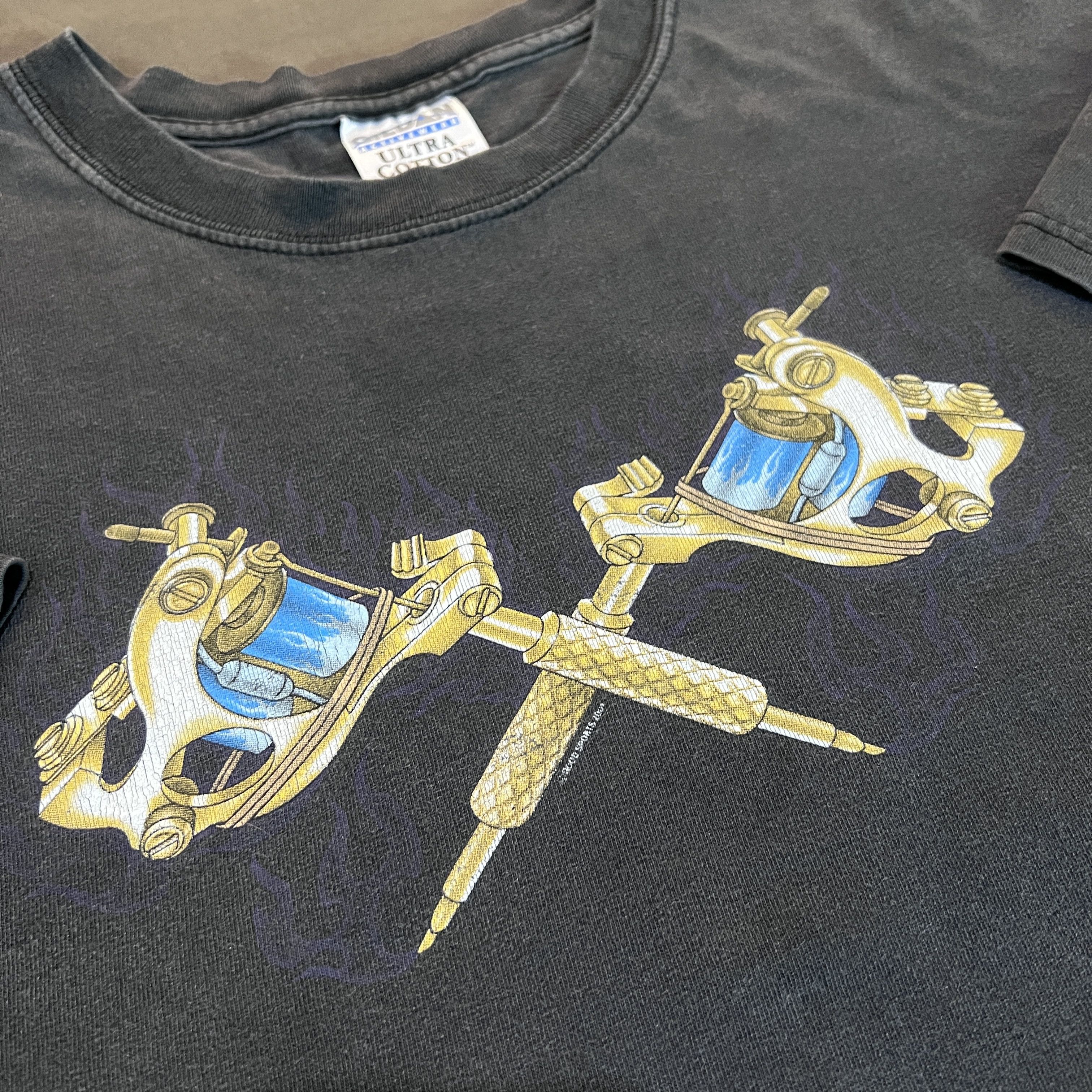 Harley Davidson × Vintage Vtg Tattoo Pen Gun Biker Fire Flame Spectrum Tee 2XL Faded Size US XXL / EU 58 / 5 - 2 Thumbnail