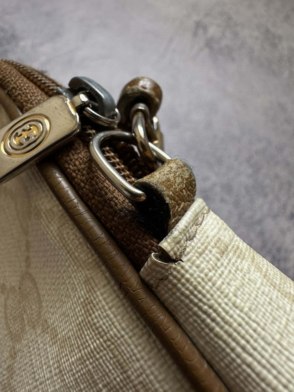 Gucci 80’s GUCCI GG Supreme Coated Canvas Zip Crossbody Bag Size ONE SIZE - 15 Thumbnail